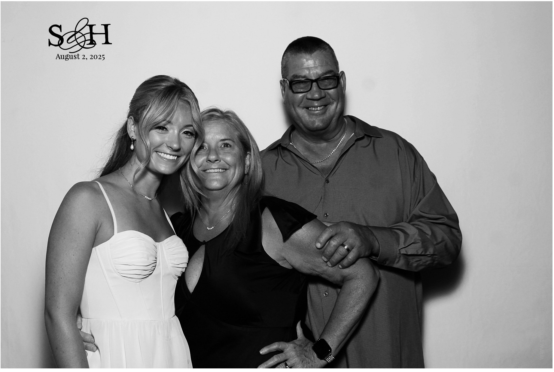 4220 Mayleben x Teel | View more photos from the event at gallery.photoboothcincy.com/u/PhotoBoothCincy/4220-Mayleben-x-Teel