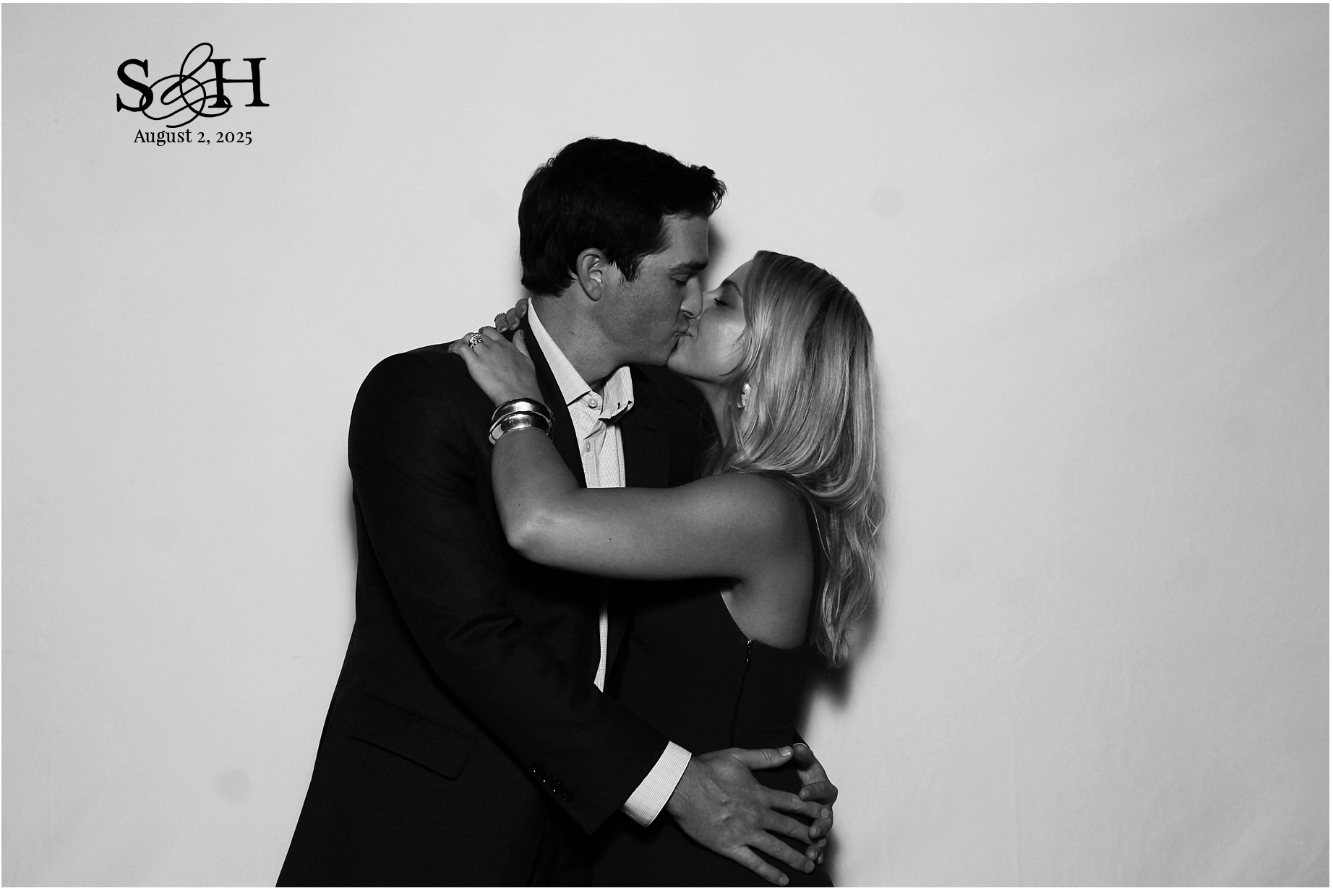 4220 Mayleben x Teel | View more photos from the event at gallery.photoboothcincy.com/u/PhotoBoothCincy/4220-Mayleben-x-Teel