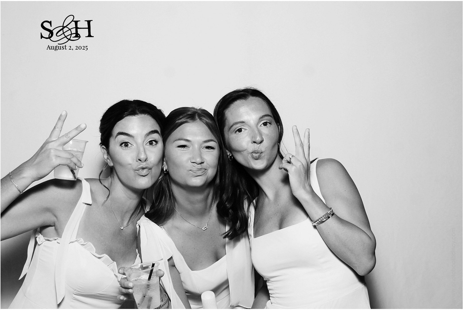 4220 Mayleben x Teel | View more photos from the event at gallery.photoboothcincy.com/u/PhotoBoothCincy/4220-Mayleben-x-Teel