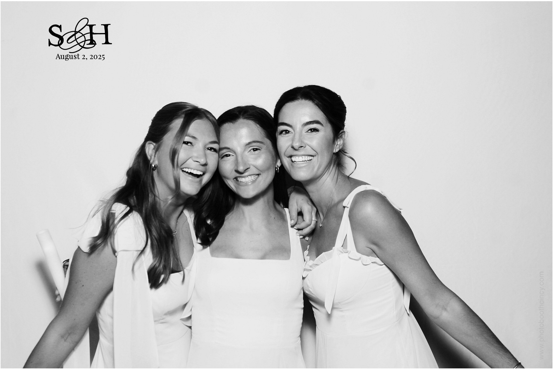 4220 Mayleben x Teel | View more photos from the event at gallery.photoboothcincy.com/u/PhotoBoothCincy/4220-Mayleben-x-Teel