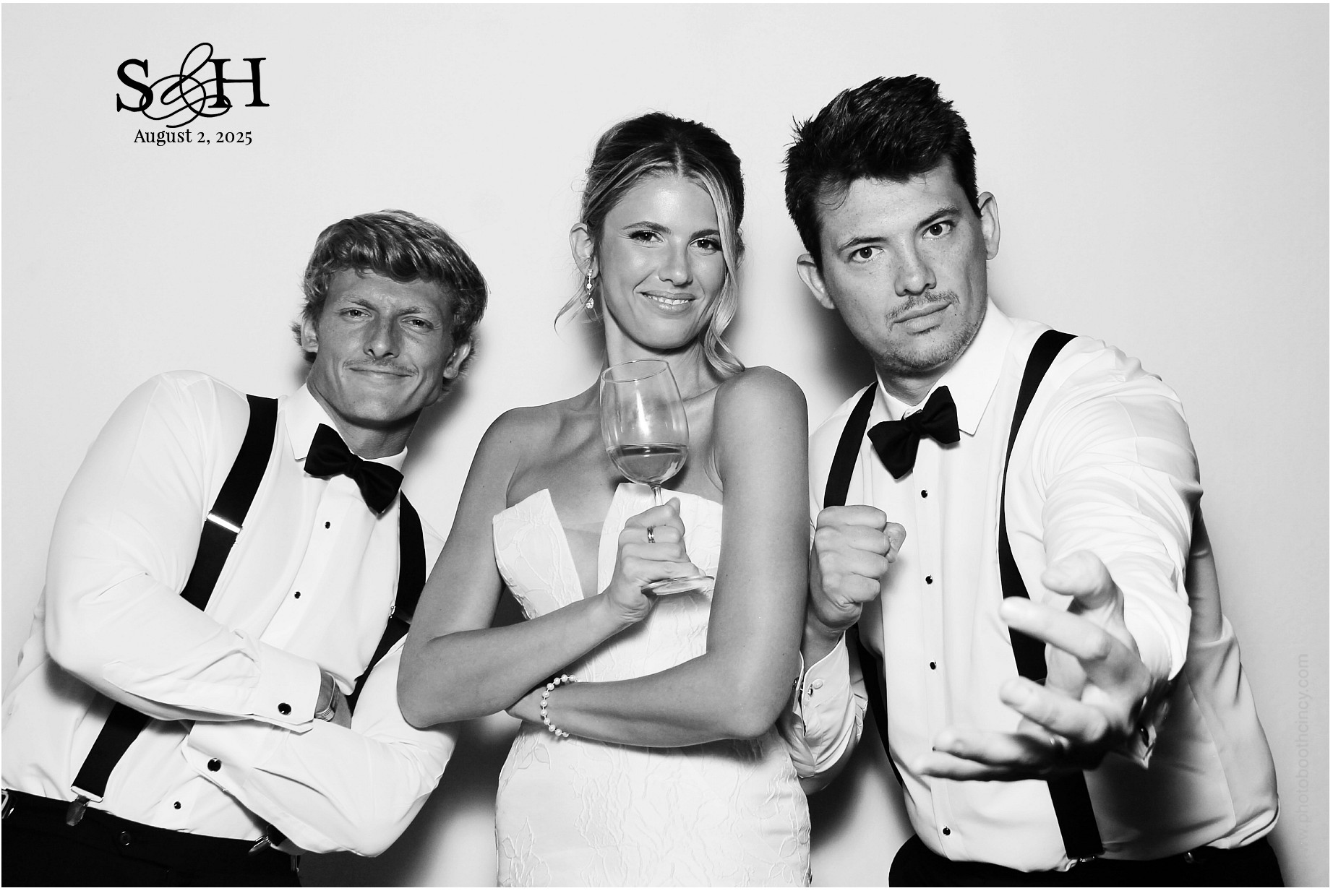 4220 Mayleben x Teel | View more photos from the event at gallery.photoboothcincy.com/u/PhotoBoothCincy/4220-Mayleben-x-Teel