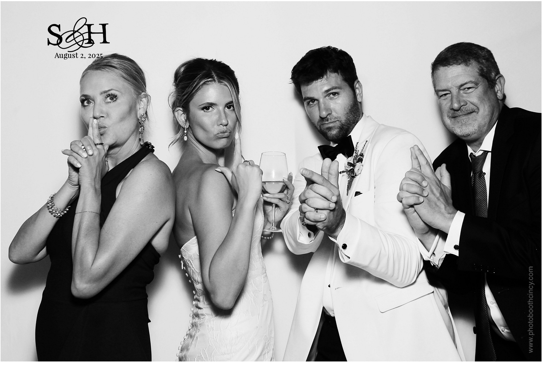 4220 Mayleben x Teel | View more photos from the event at gallery.photoboothcincy.com/u/PhotoBoothCincy/4220-Mayleben-x-Teel