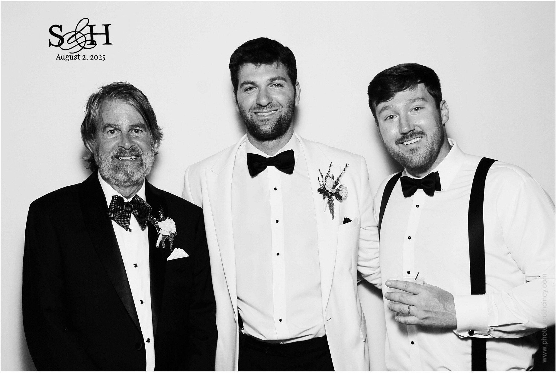 4220 Mayleben x Teel | View more photos from the event at gallery.photoboothcincy.com/u/PhotoBoothCincy/4220-Mayleben-x-Teel