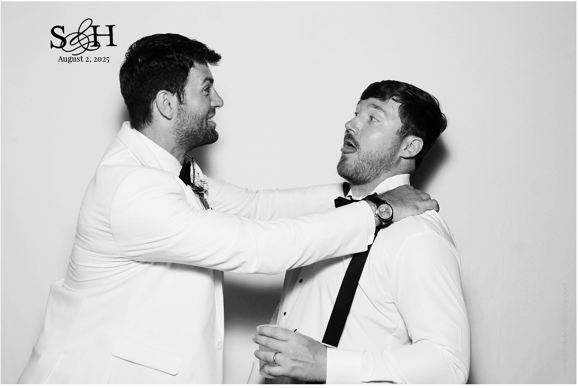 4220 Mayleben x Teel | View more photos from the event at gallery.photoboothcincy.com/u/PhotoBoothCincy/4220-Mayleben-x-Teel