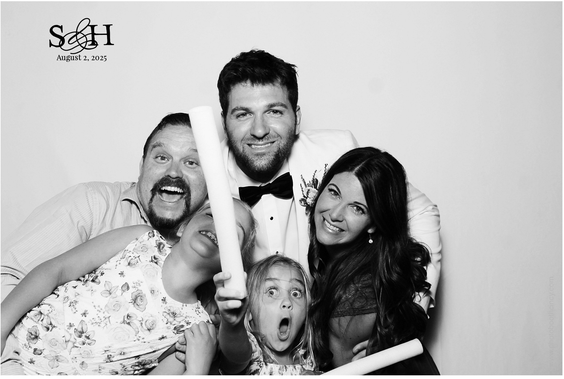 4220 Mayleben x Teel | View more photos from the event at gallery.photoboothcincy.com/u/PhotoBoothCincy/4220-Mayleben-x-Teel