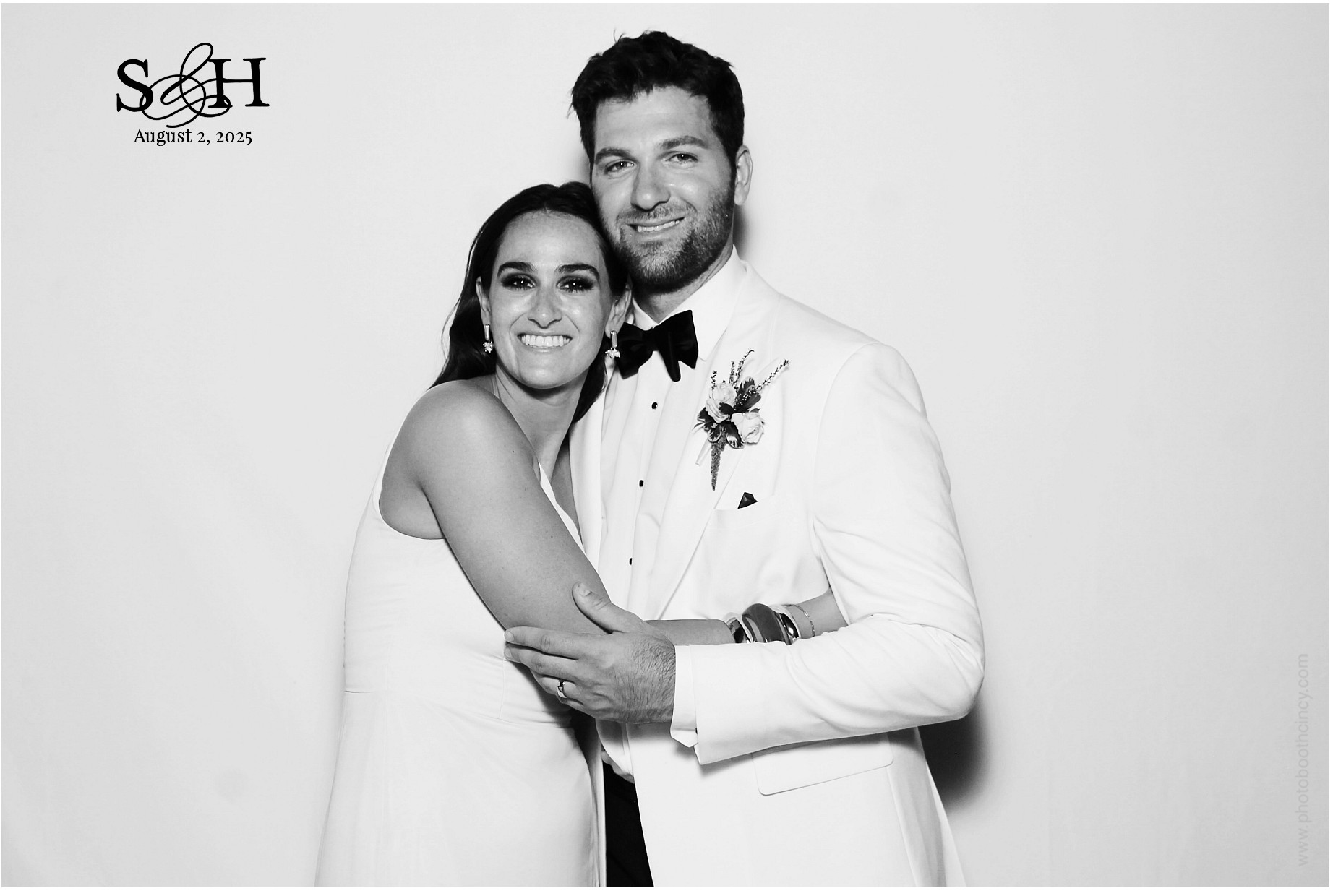 4220 Mayleben x Teel | View more photos from the event at gallery.photoboothcincy.com/u/PhotoBoothCincy/4220-Mayleben-x-Teel