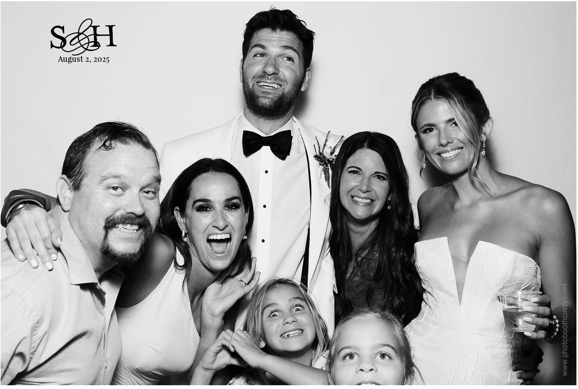 4220 Mayleben x Teel | View more photos from the event at gallery.photoboothcincy.com/u/PhotoBoothCincy/4220-Mayleben-x-Teel