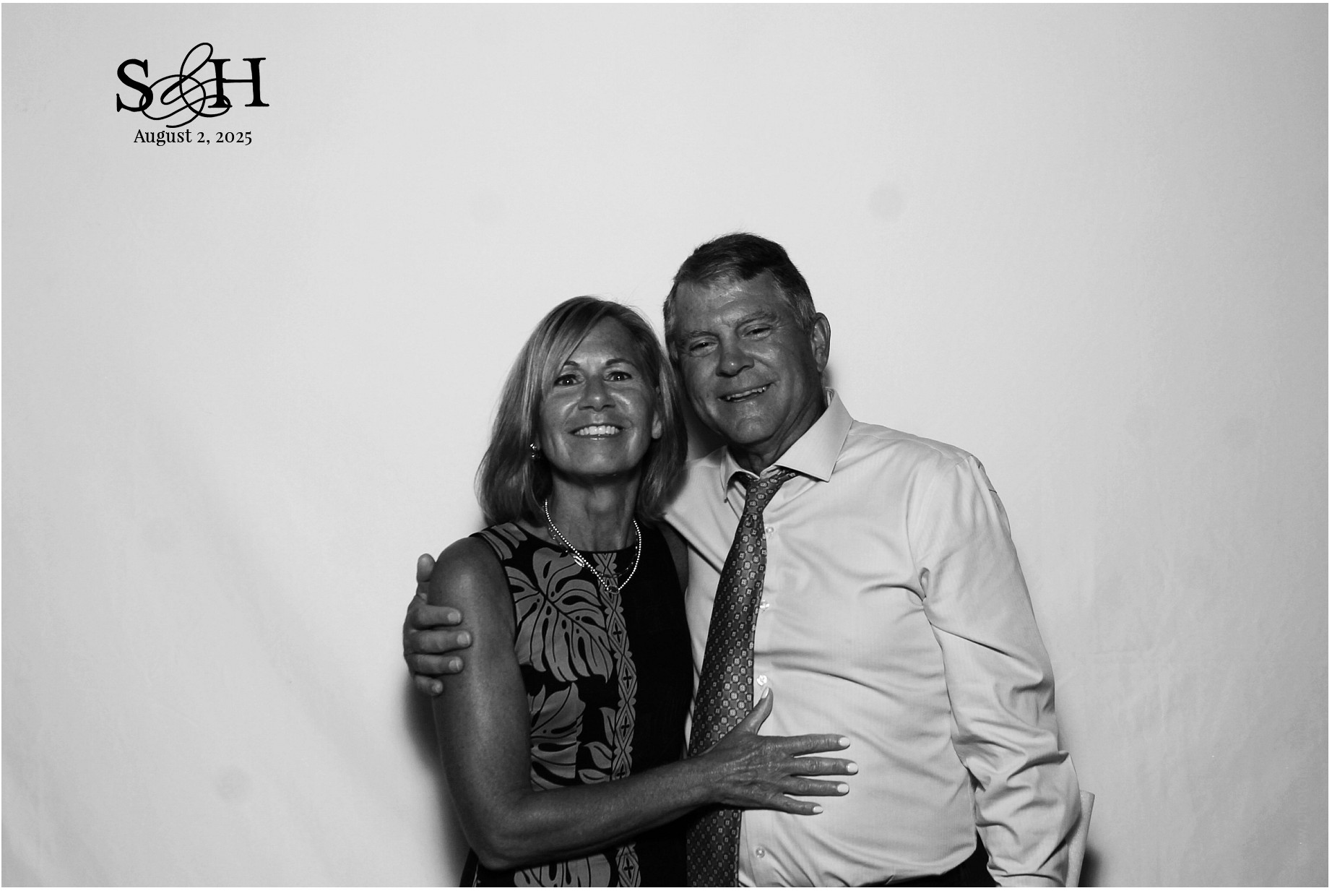 4220 Mayleben x Teel | View more photos from the event at gallery.photoboothcincy.com/u/PhotoBoothCincy/4220-Mayleben-x-Teel