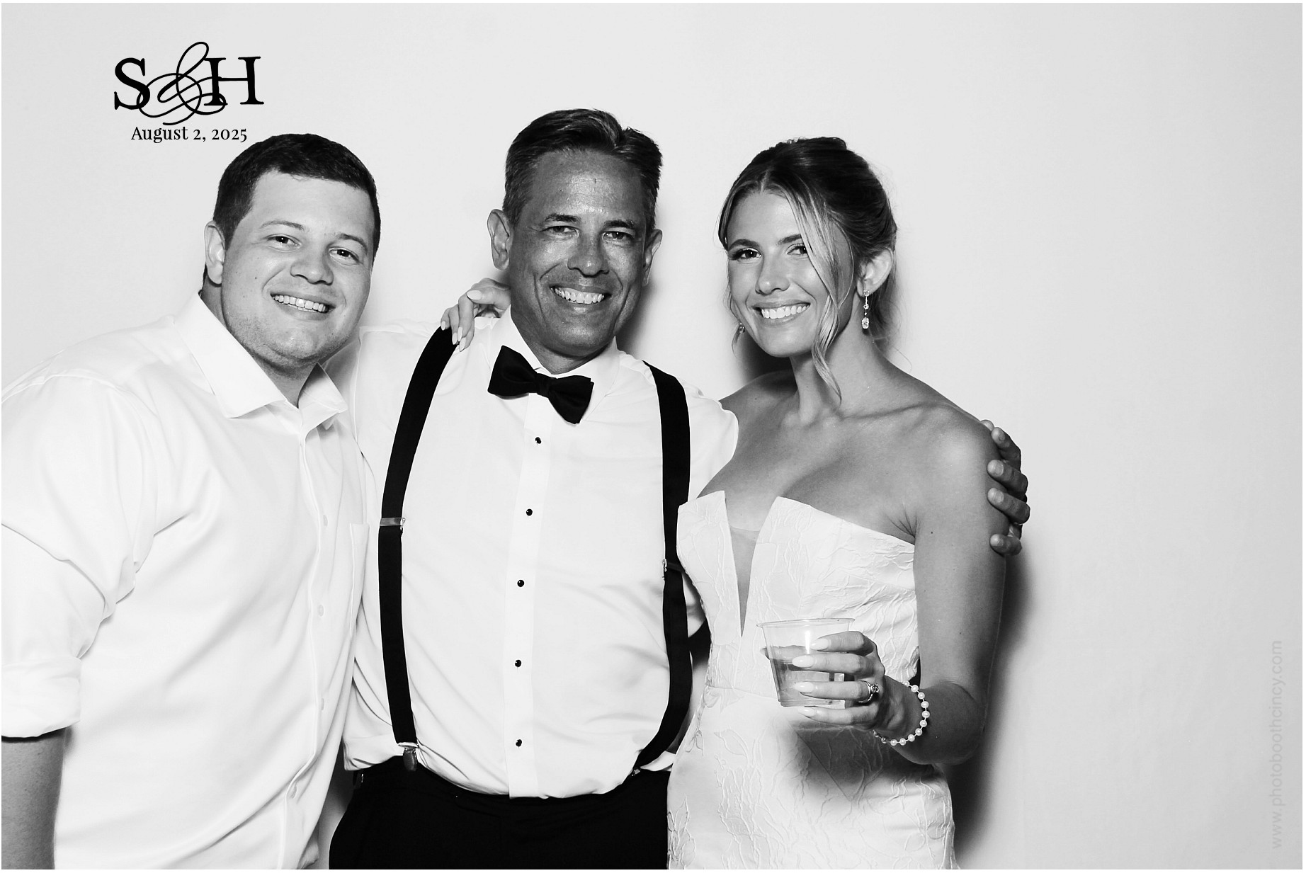 4220 Mayleben x Teel | View more photos from the event at gallery.photoboothcincy.com/u/PhotoBoothCincy/4220-Mayleben-x-Teel