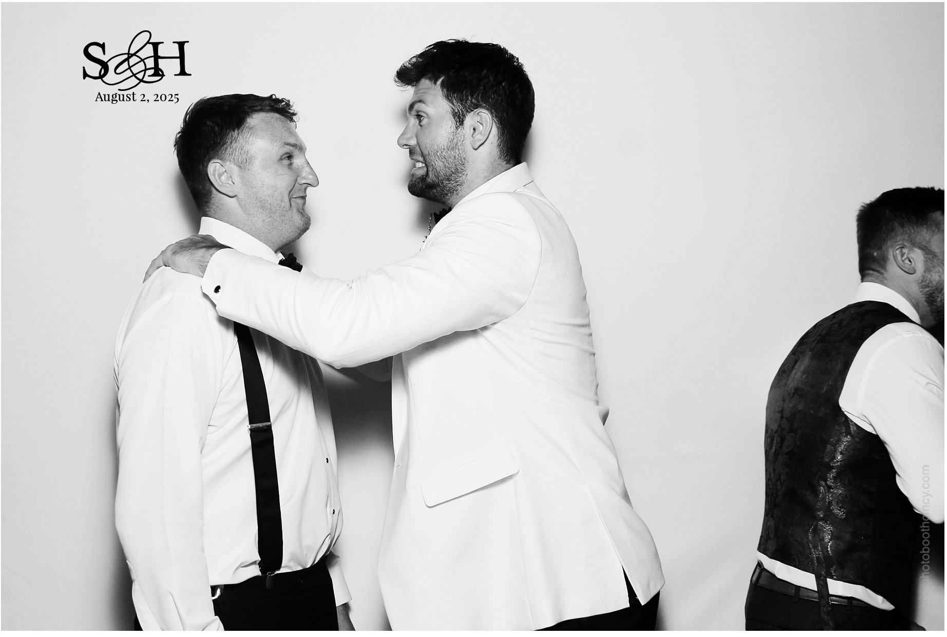 4220 Mayleben x Teel | View more photos from the event at gallery.photoboothcincy.com/u/PhotoBoothCincy/4220-Mayleben-x-Teel