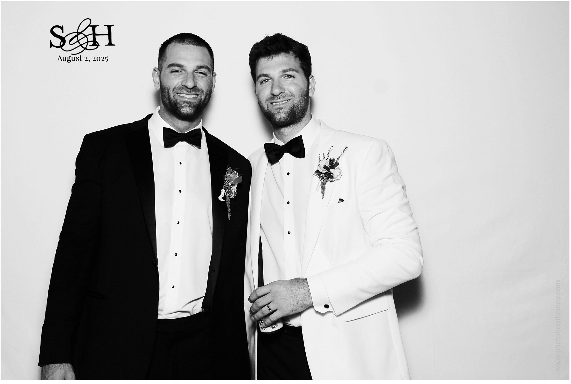 4220 Mayleben x Teel | View more photos from the event at gallery.photoboothcincy.com/u/PhotoBoothCincy/4220-Mayleben-x-Teel