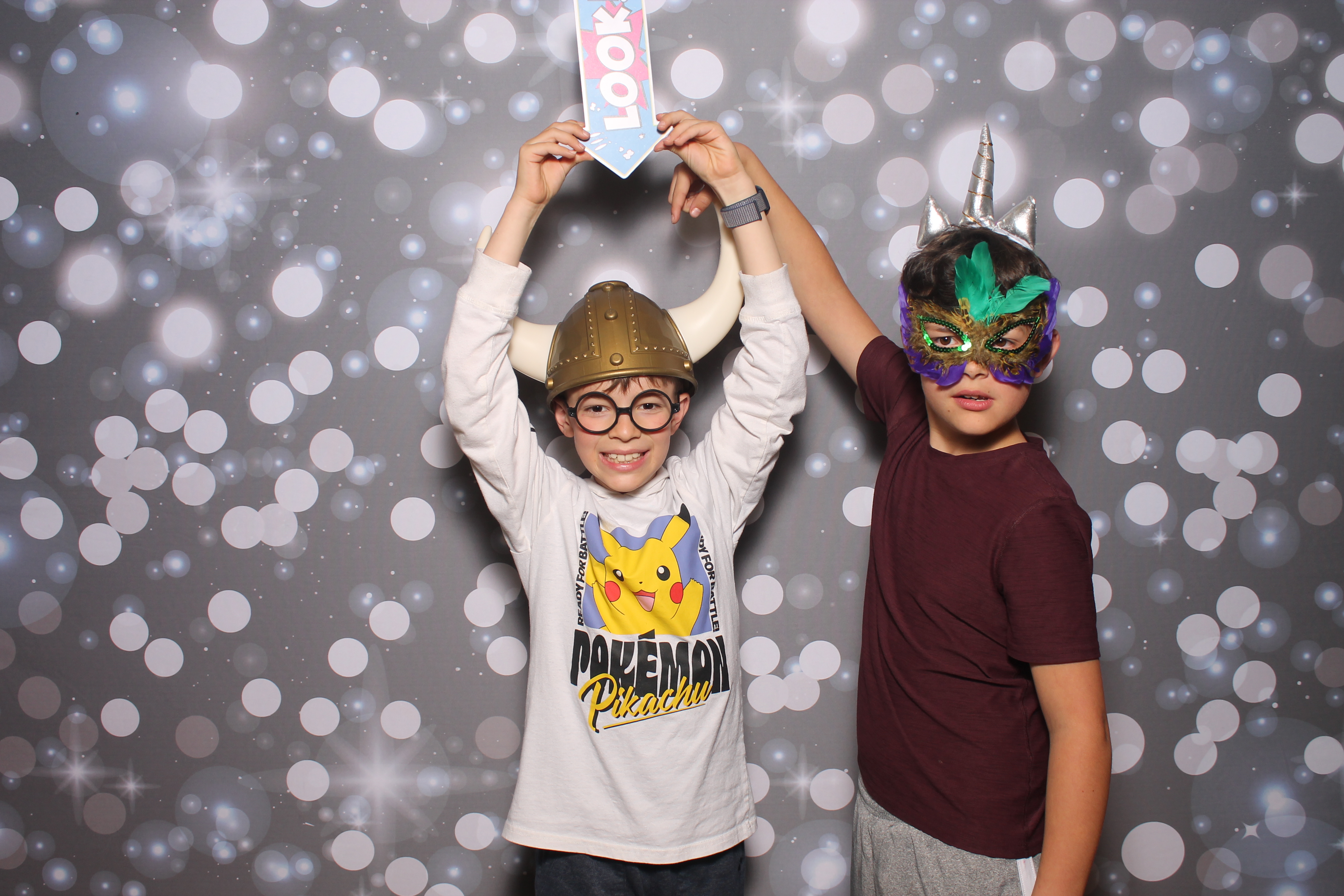 4th Grade Celebration | View more photos from the event at gallery.photoboothcincy.com/u/PhotoBoothCincy/4th-Grade-Celebration
