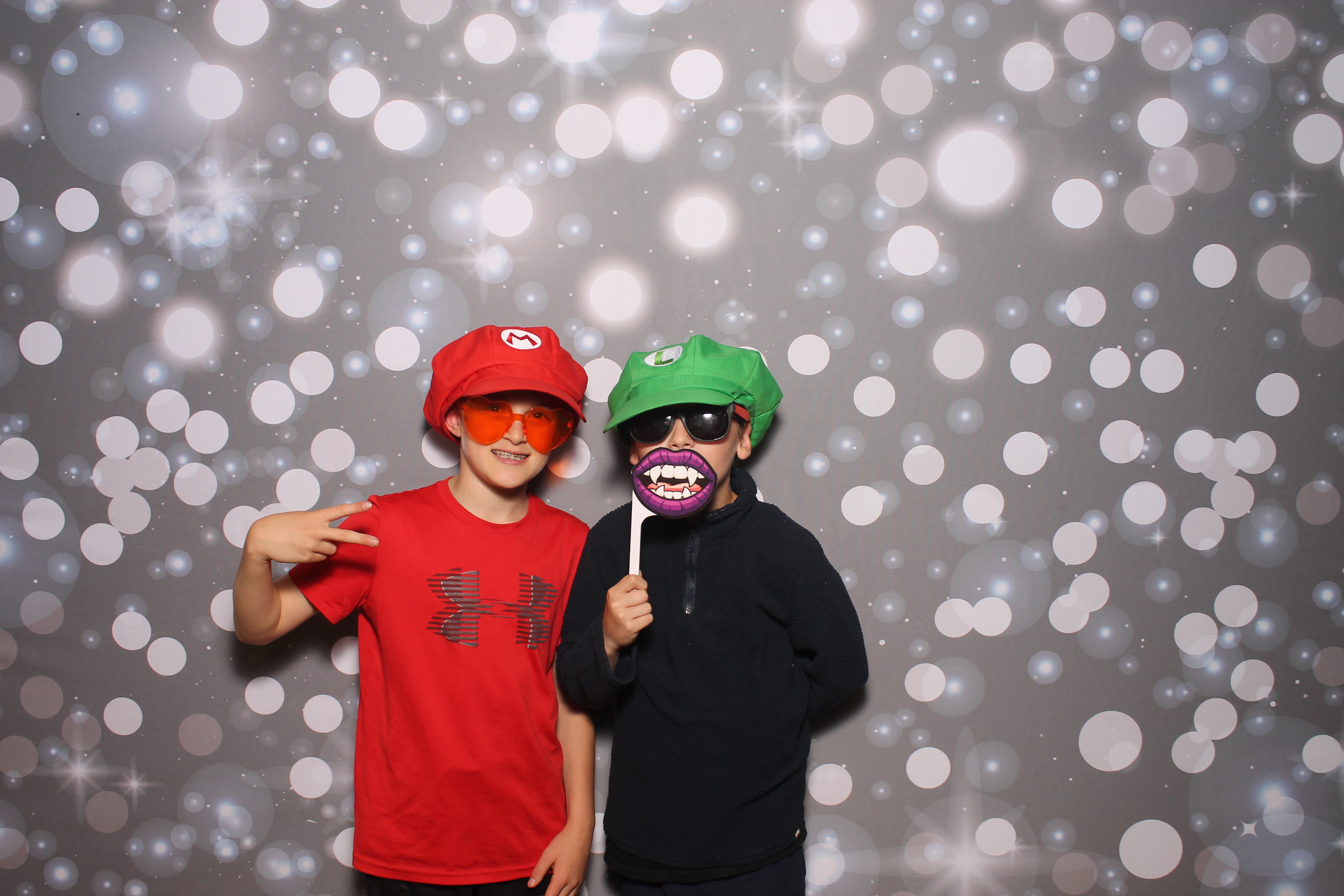 4th Grade Celebration | View more photos from the event at gallery.photoboothcincy.com/u/PhotoBoothCincy/4th-Grade-Celebration