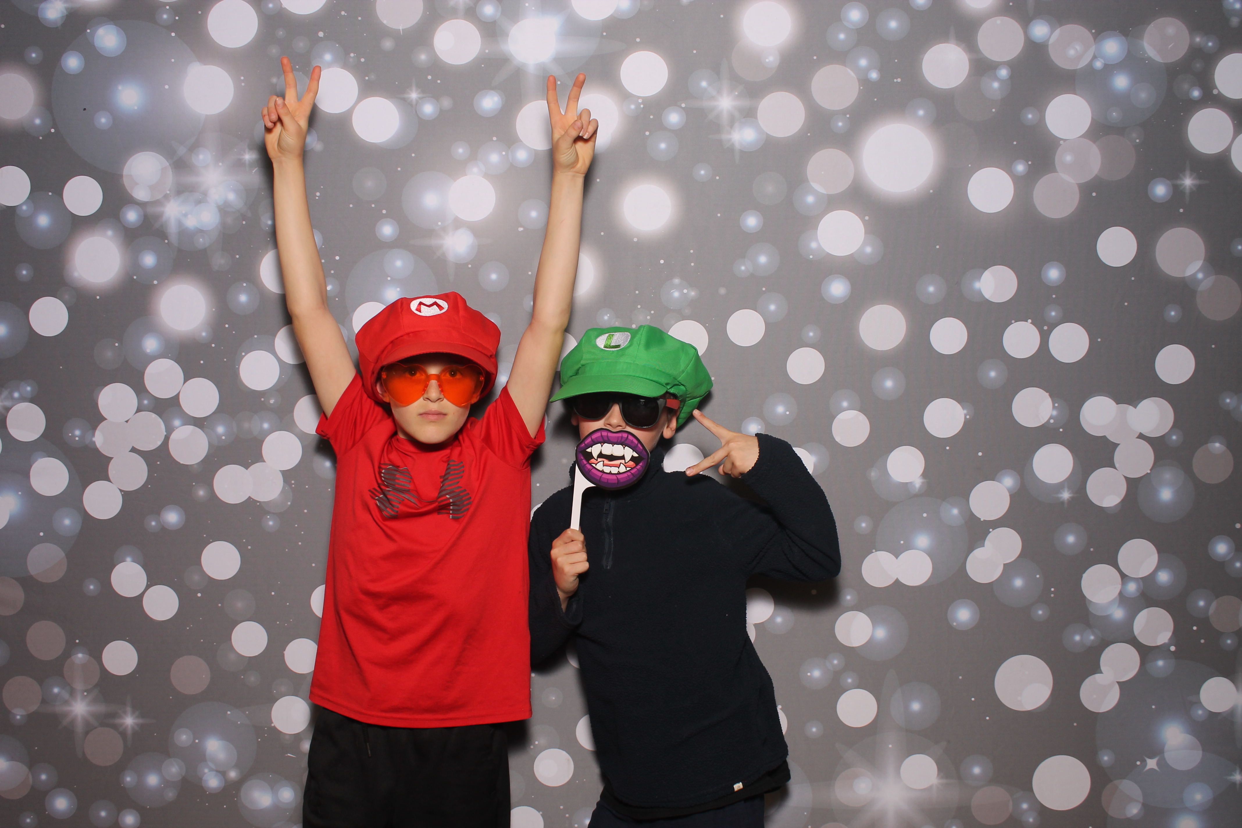 4th Grade Celebration | View more photos from the event at gallery.photoboothcincy.com/u/PhotoBoothCincy/4th-Grade-Celebration