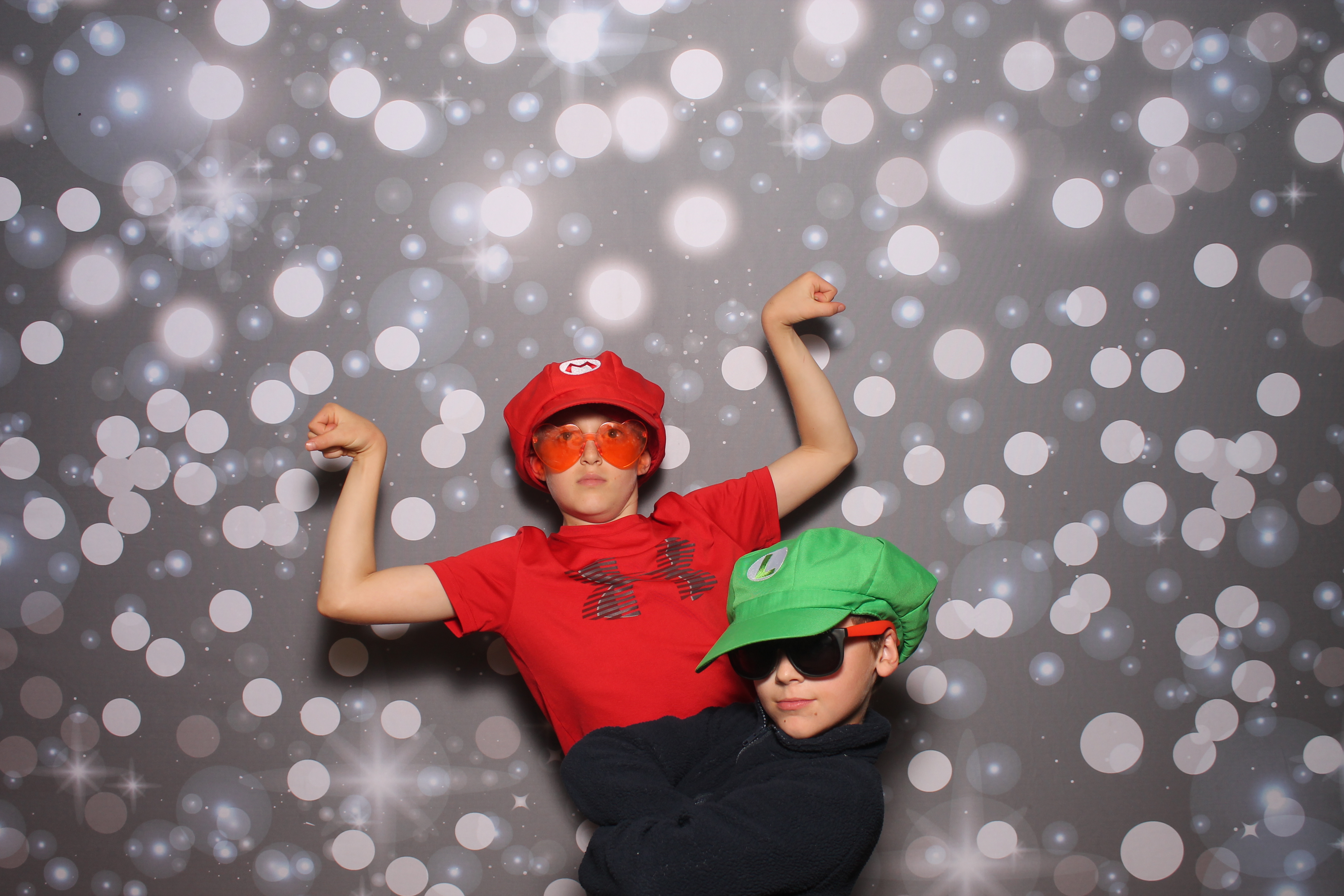 4th Grade Celebration | View more photos from the event at gallery.photoboothcincy.com/u/PhotoBoothCincy/4th-Grade-Celebration