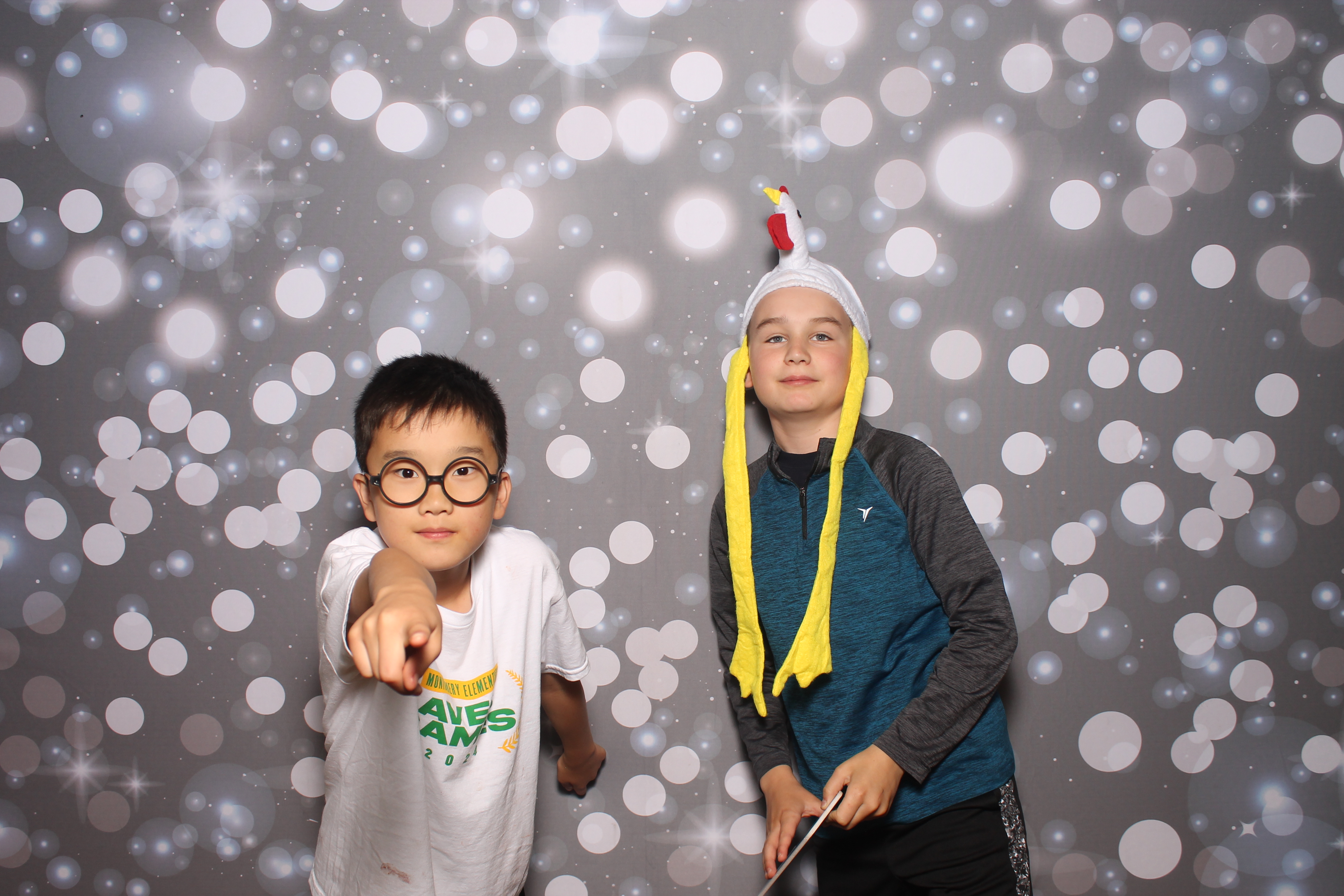 4th Grade Celebration | View more photos from the event at gallery.photoboothcincy.com/u/PhotoBoothCincy/4th-Grade-Celebration