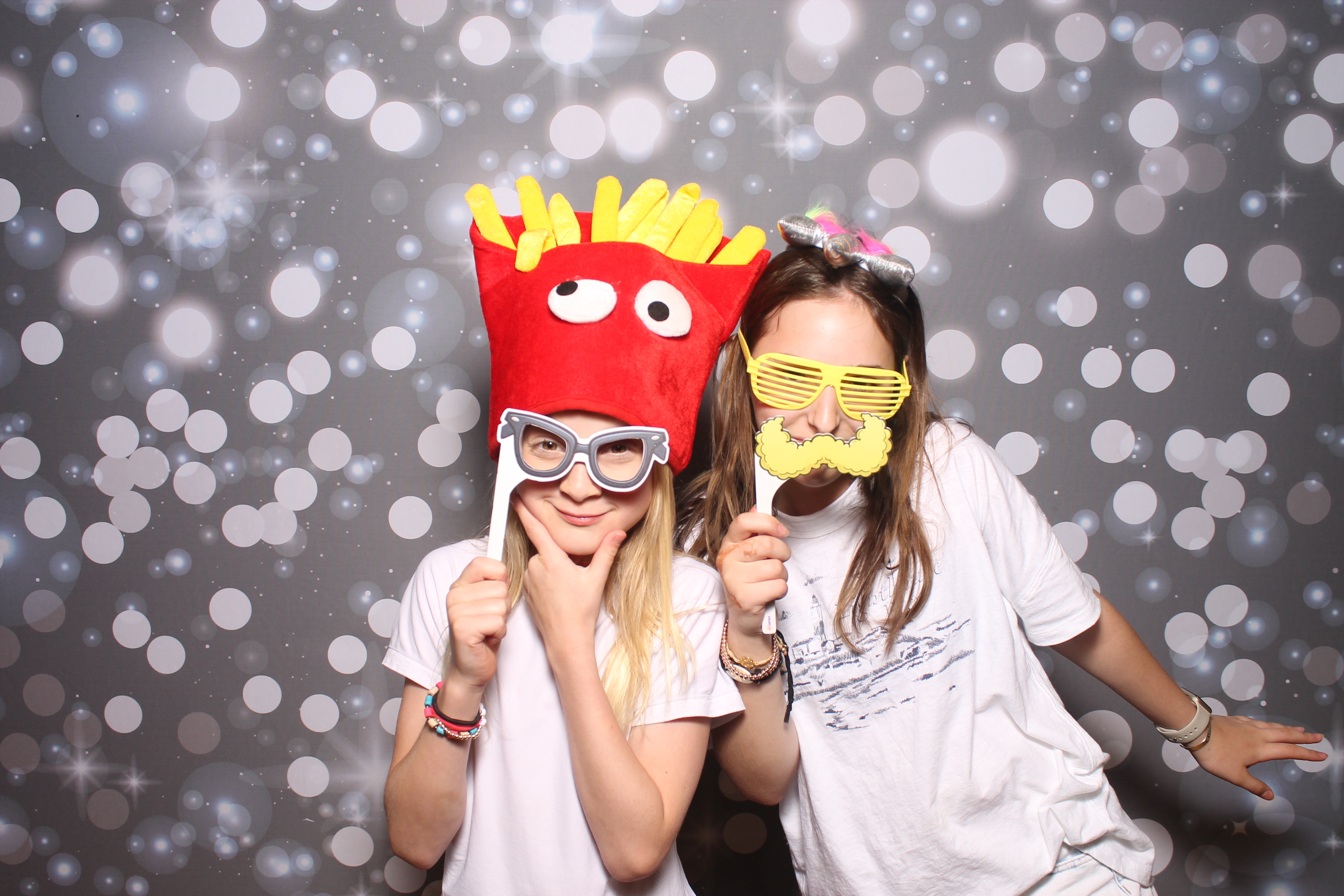 4th Grade Celebration | View more photos from the event at gallery.photoboothcincy.com/u/PhotoBoothCincy/4th-Grade-Celebration