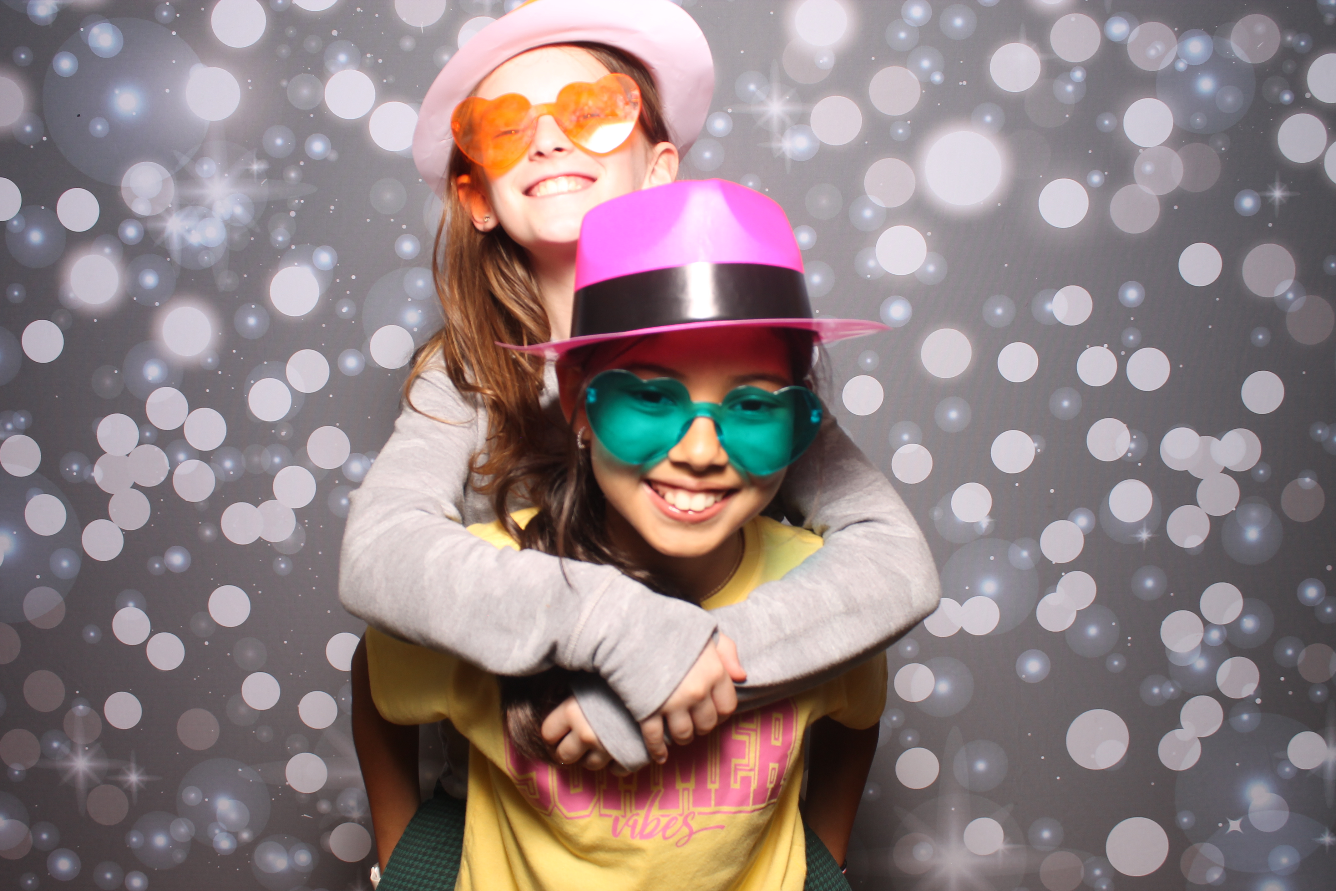 4th Grade Celebration | View more photos from the event at gallery.photoboothcincy.com/u/PhotoBoothCincy/4th-Grade-Celebration