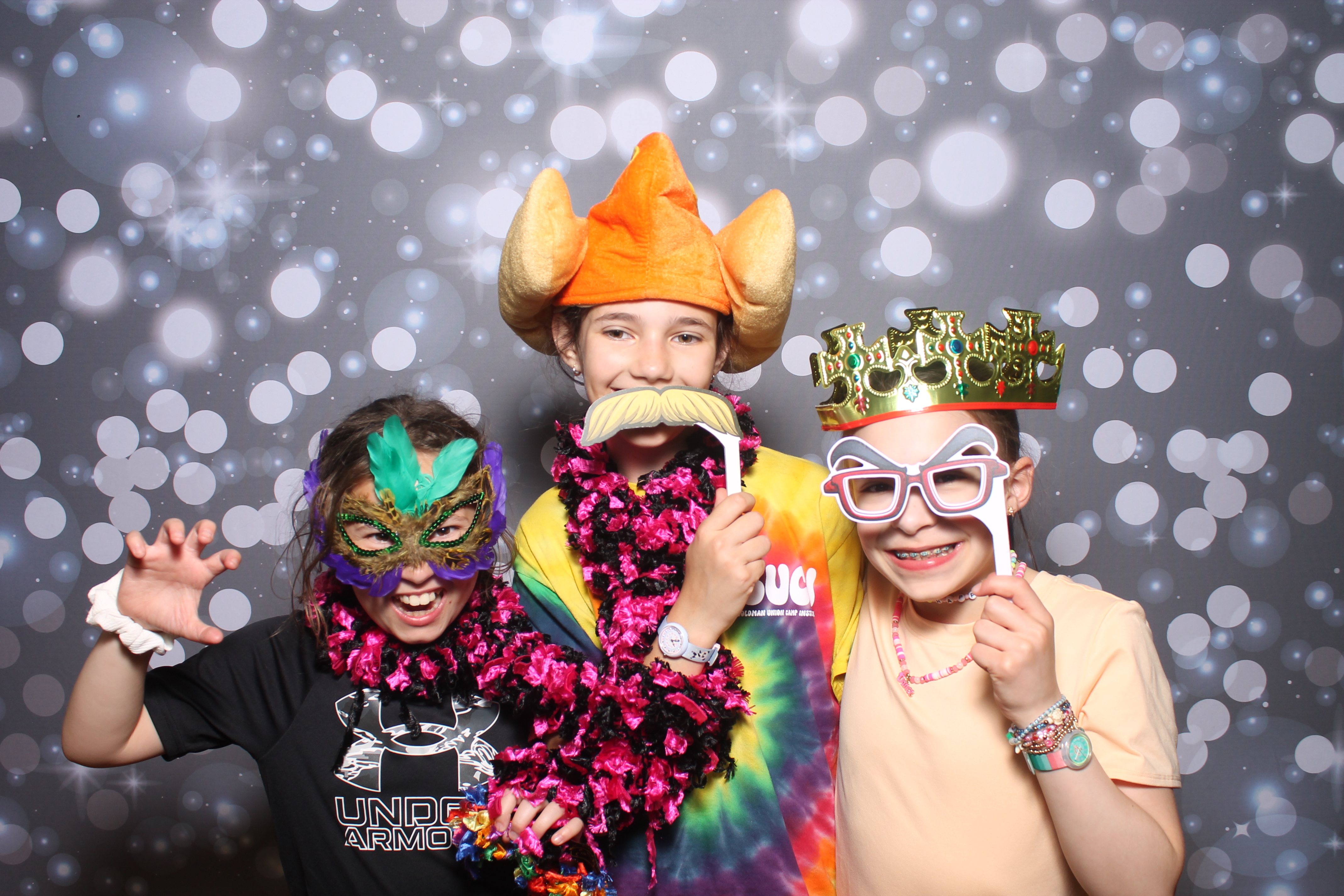 4th Grade Celebration | View more photos from the event at gallery.photoboothcincy.com/u/PhotoBoothCincy/4th-Grade-Celebration