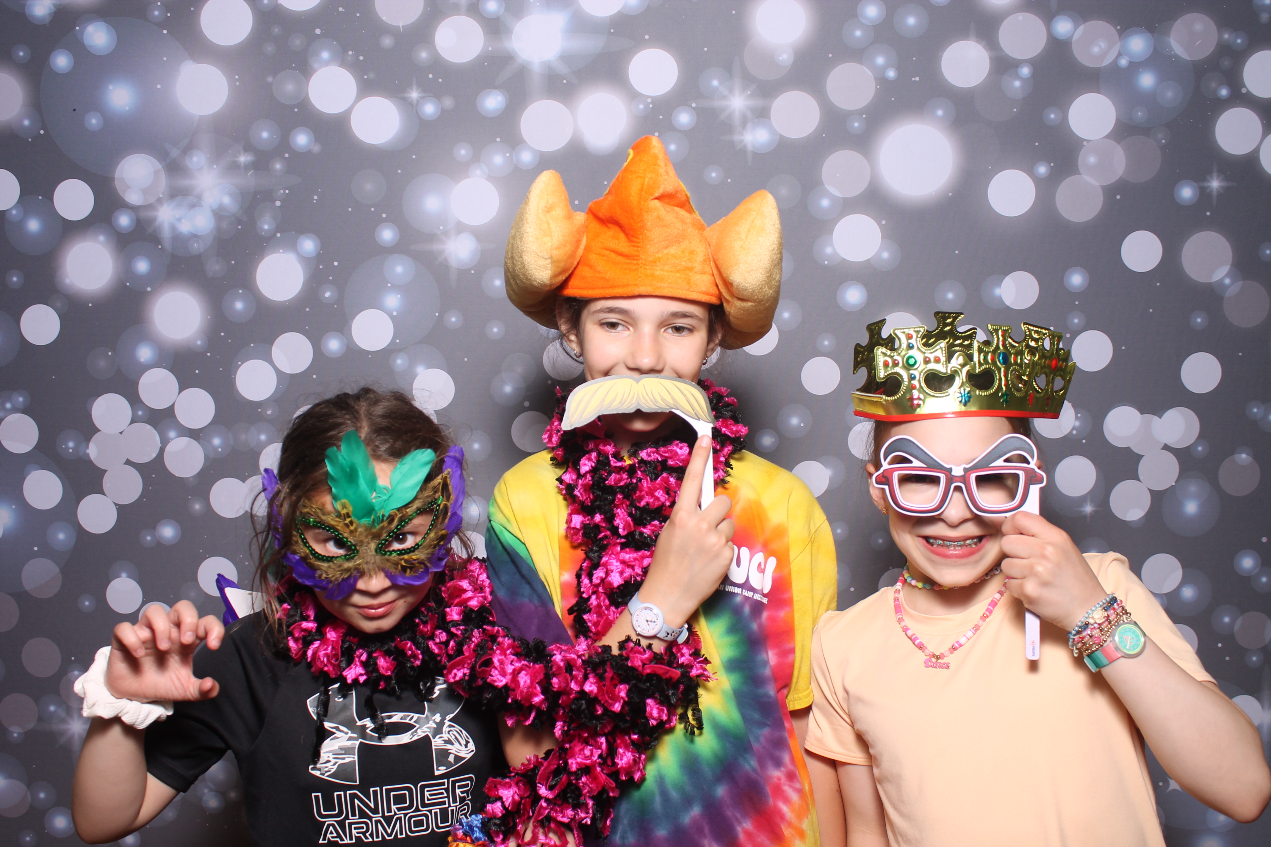 4th Grade Celebration | View more photos from the event at gallery.photoboothcincy.com/u/PhotoBoothCincy/4th-Grade-Celebration