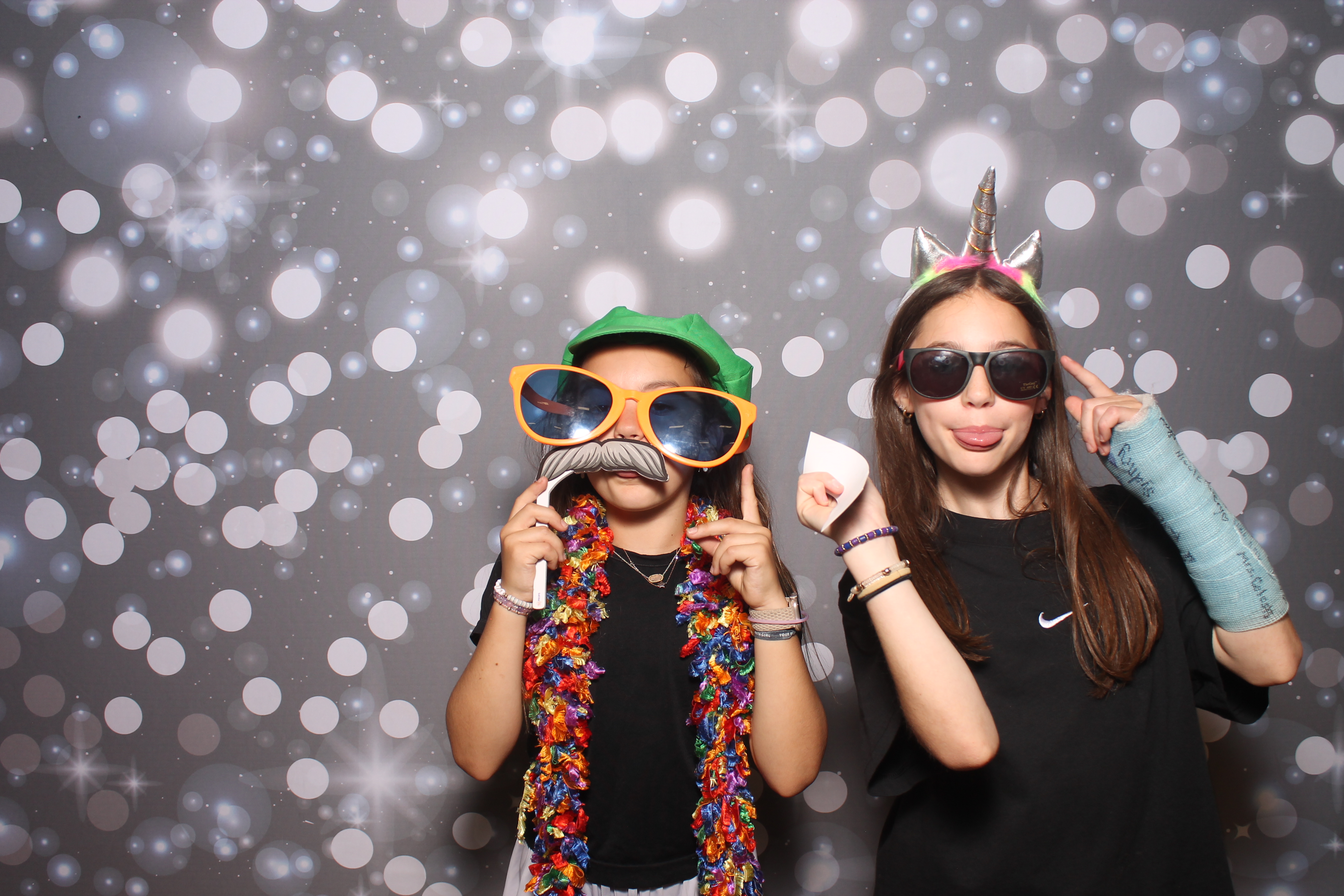 4th Grade Celebration | View more photos from the event at gallery.photoboothcincy.com/u/PhotoBoothCincy/4th-Grade-Celebration