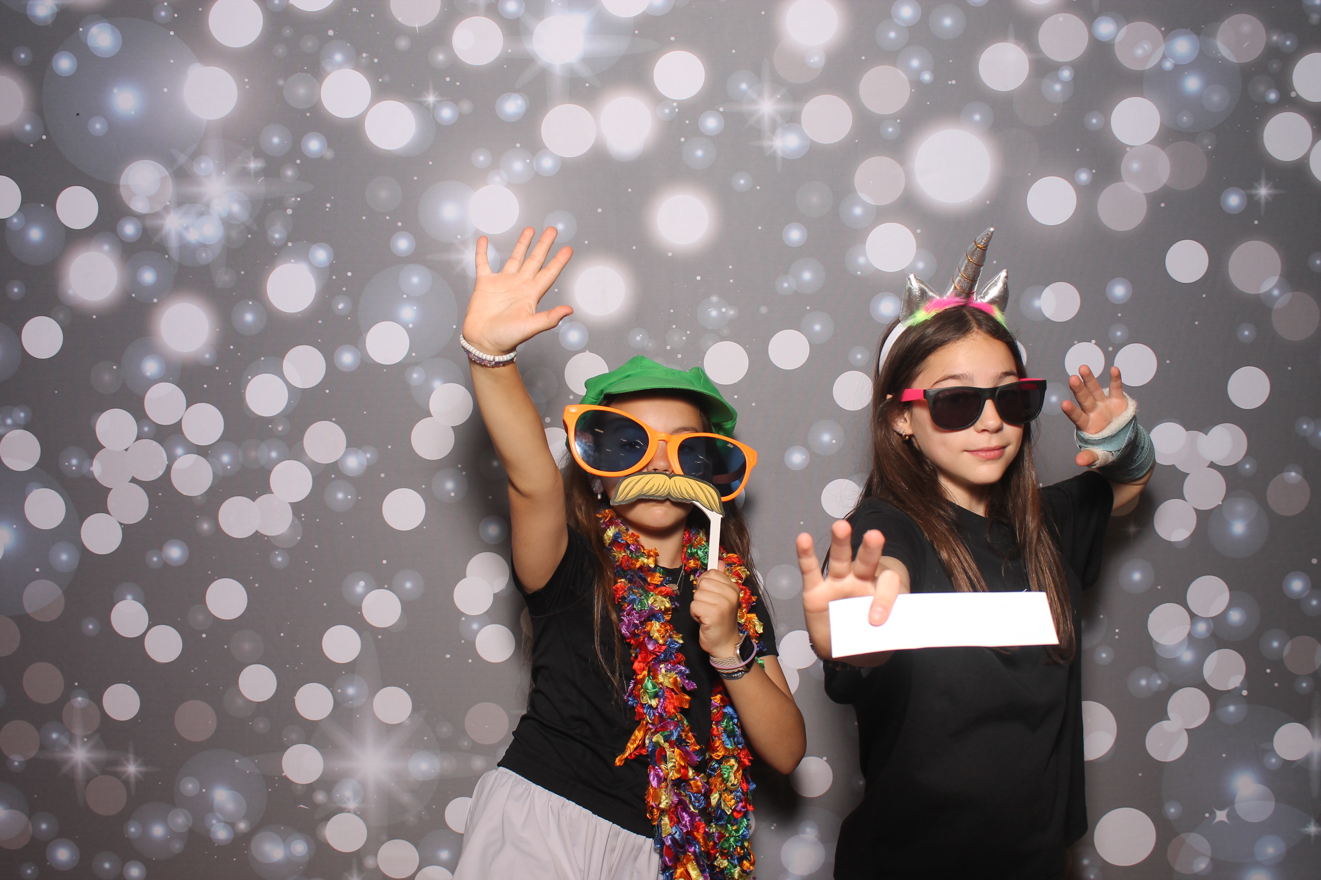4th Grade Celebration | View more photos from the event at gallery.photoboothcincy.com/u/PhotoBoothCincy/4th-Grade-Celebration