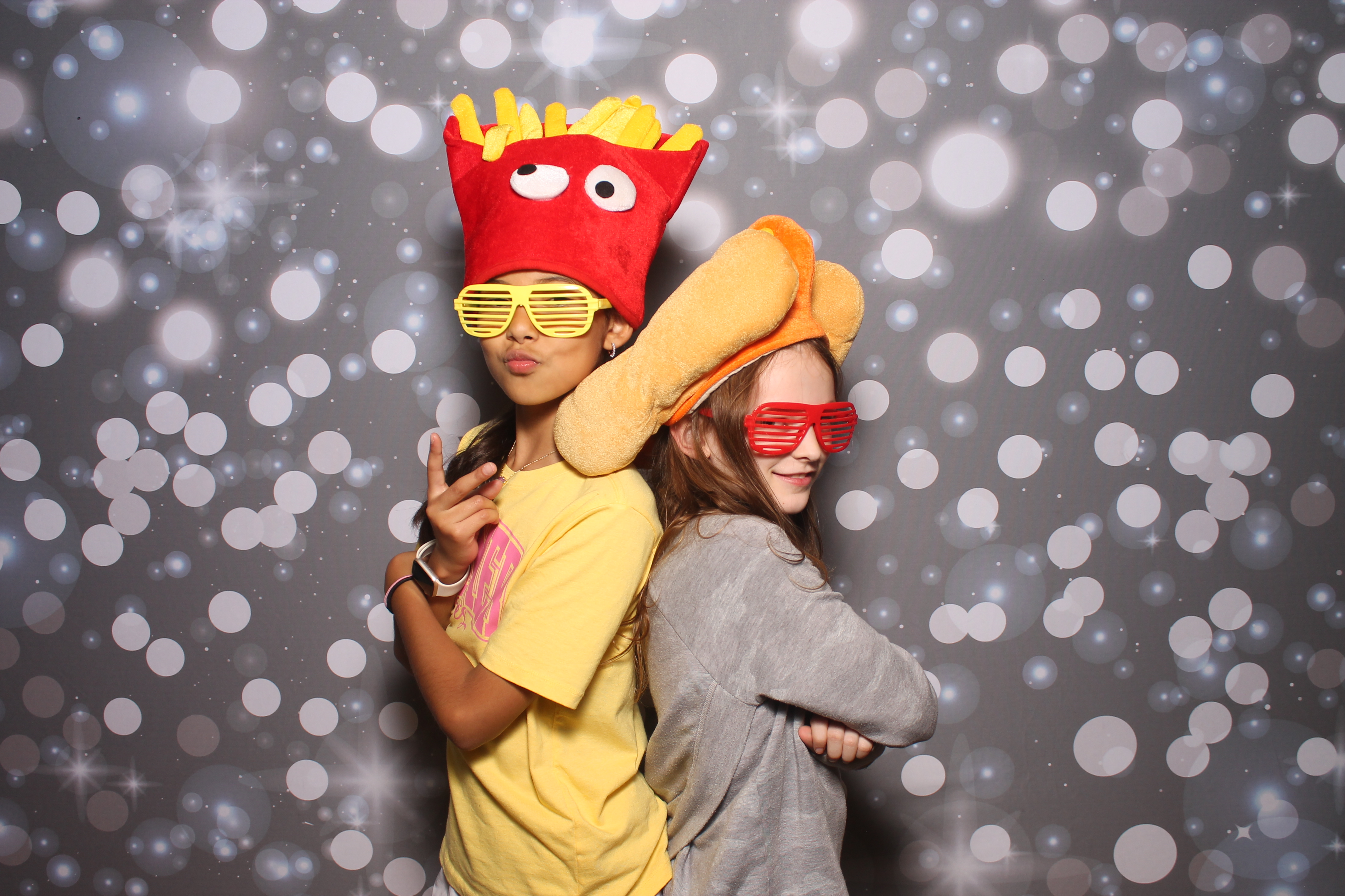 4th Grade Celebration | View more photos from the event at gallery.photoboothcincy.com/u/PhotoBoothCincy/4th-Grade-Celebration