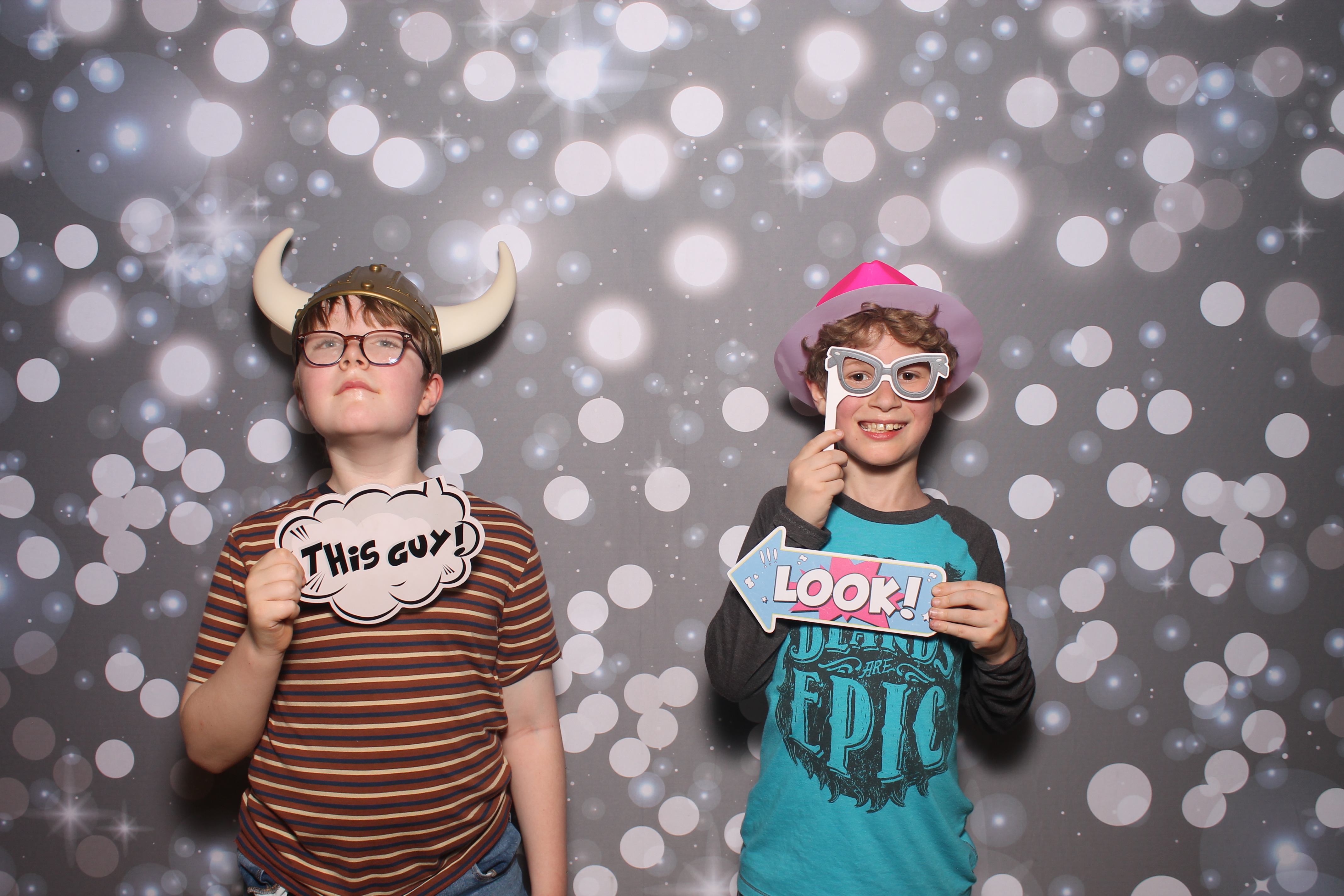 4th Grade Celebration | View more photos from the event at gallery.photoboothcincy.com/u/PhotoBoothCincy/4th-Grade-Celebration