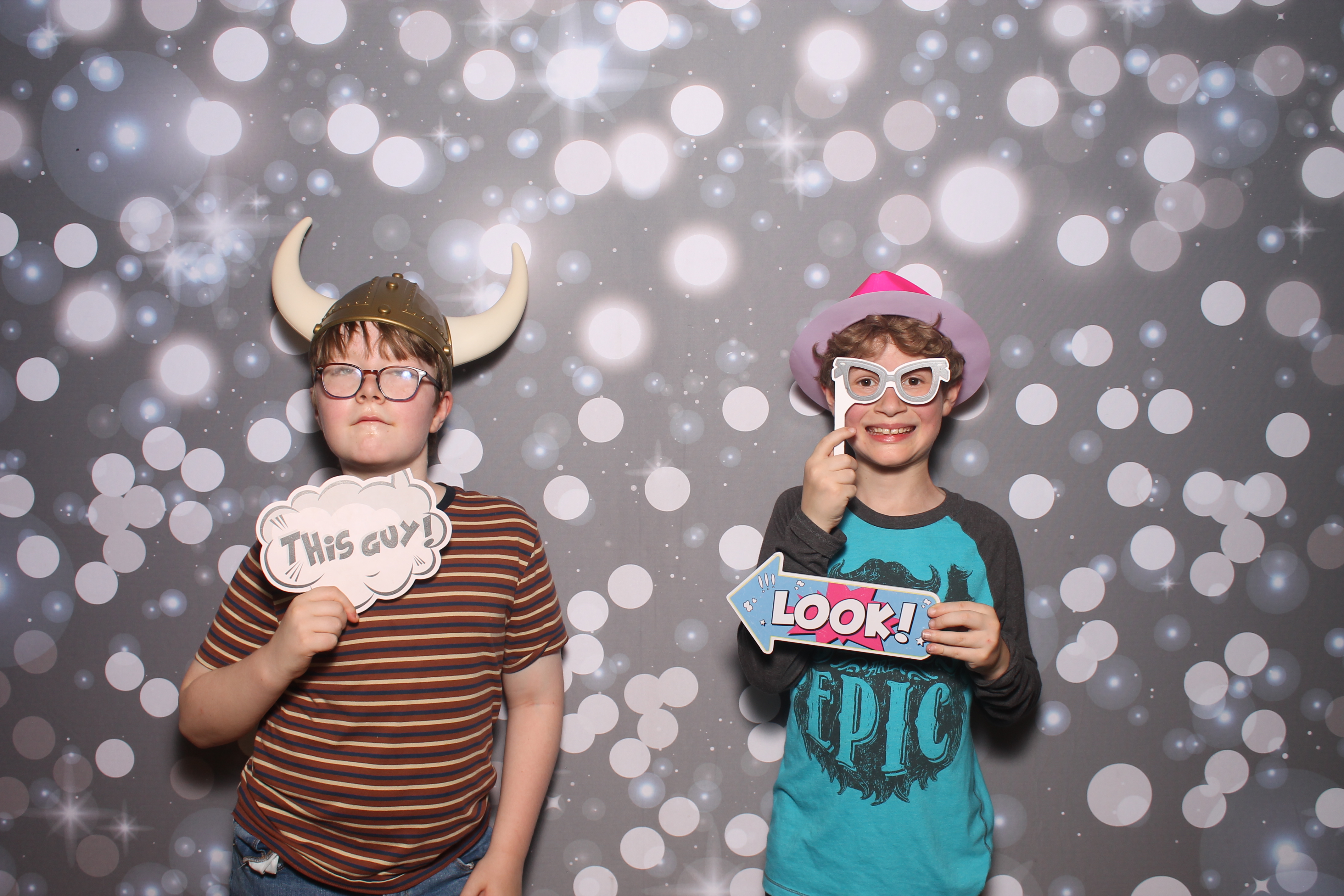 4th Grade Celebration | View more photos from the event at gallery.photoboothcincy.com/u/PhotoBoothCincy/4th-Grade-Celebration