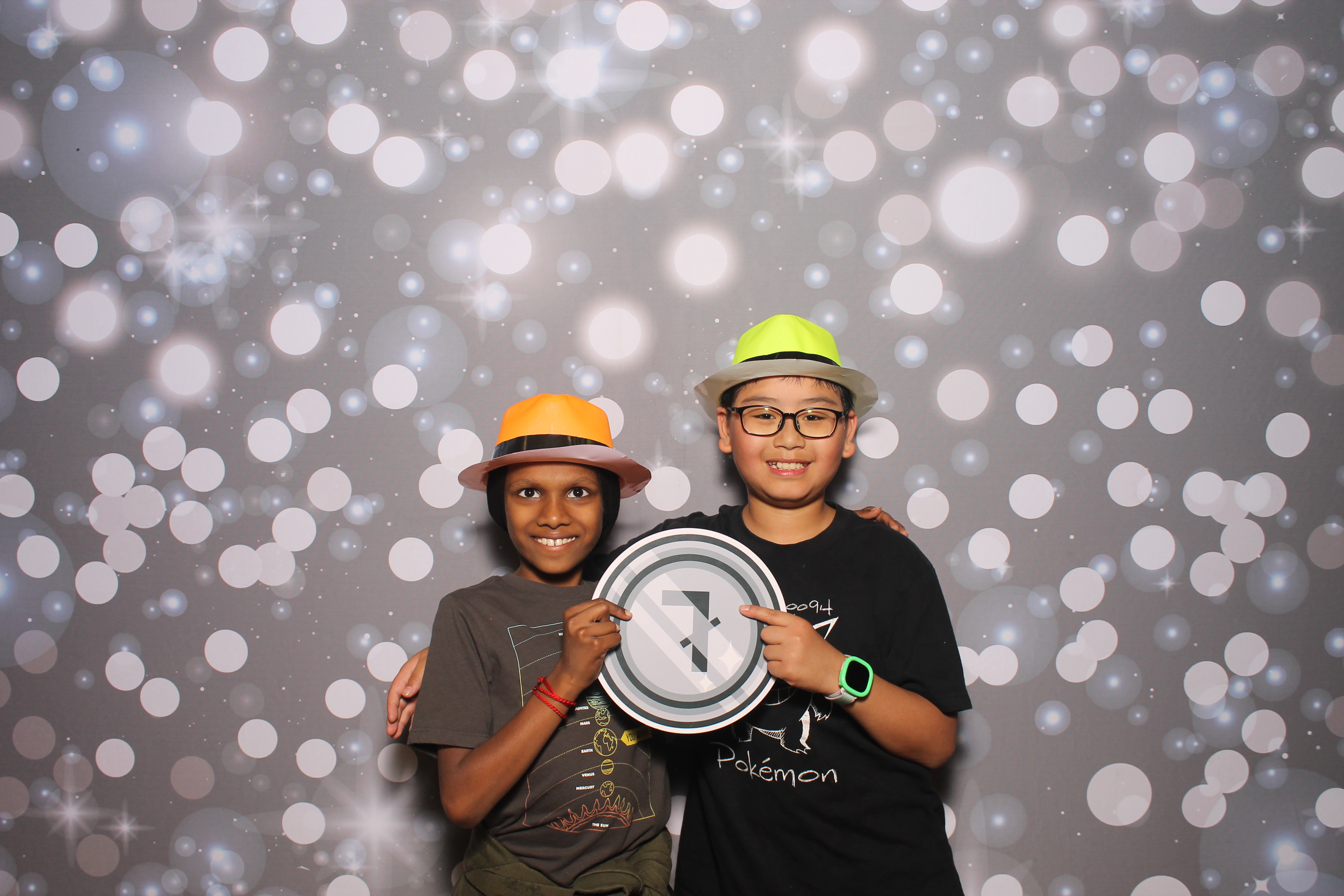 4th Grade Celebration | View more photos from the event at gallery.photoboothcincy.com/u/PhotoBoothCincy/4th-Grade-Celebration