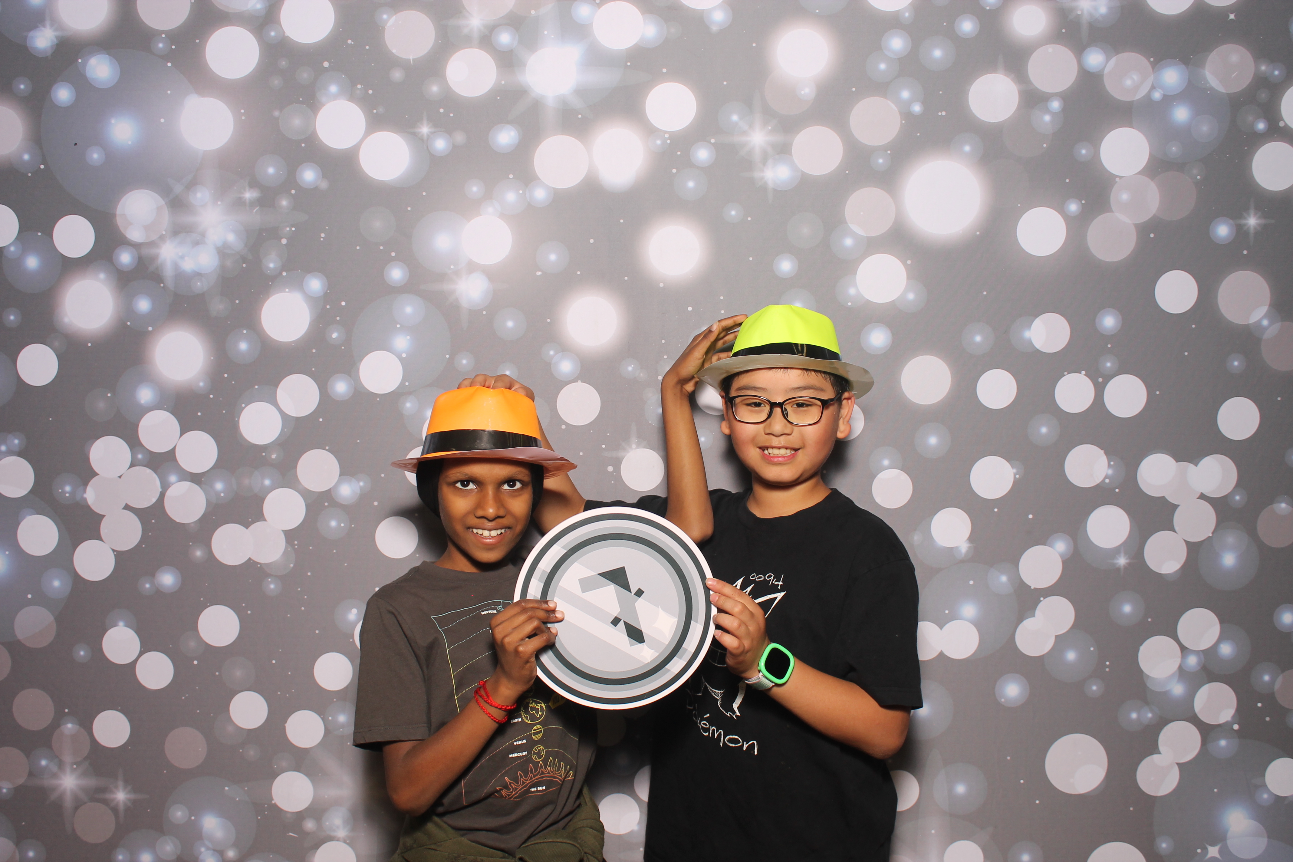 4th Grade Celebration | View more photos from the event at gallery.photoboothcincy.com/u/PhotoBoothCincy/4th-Grade-Celebration