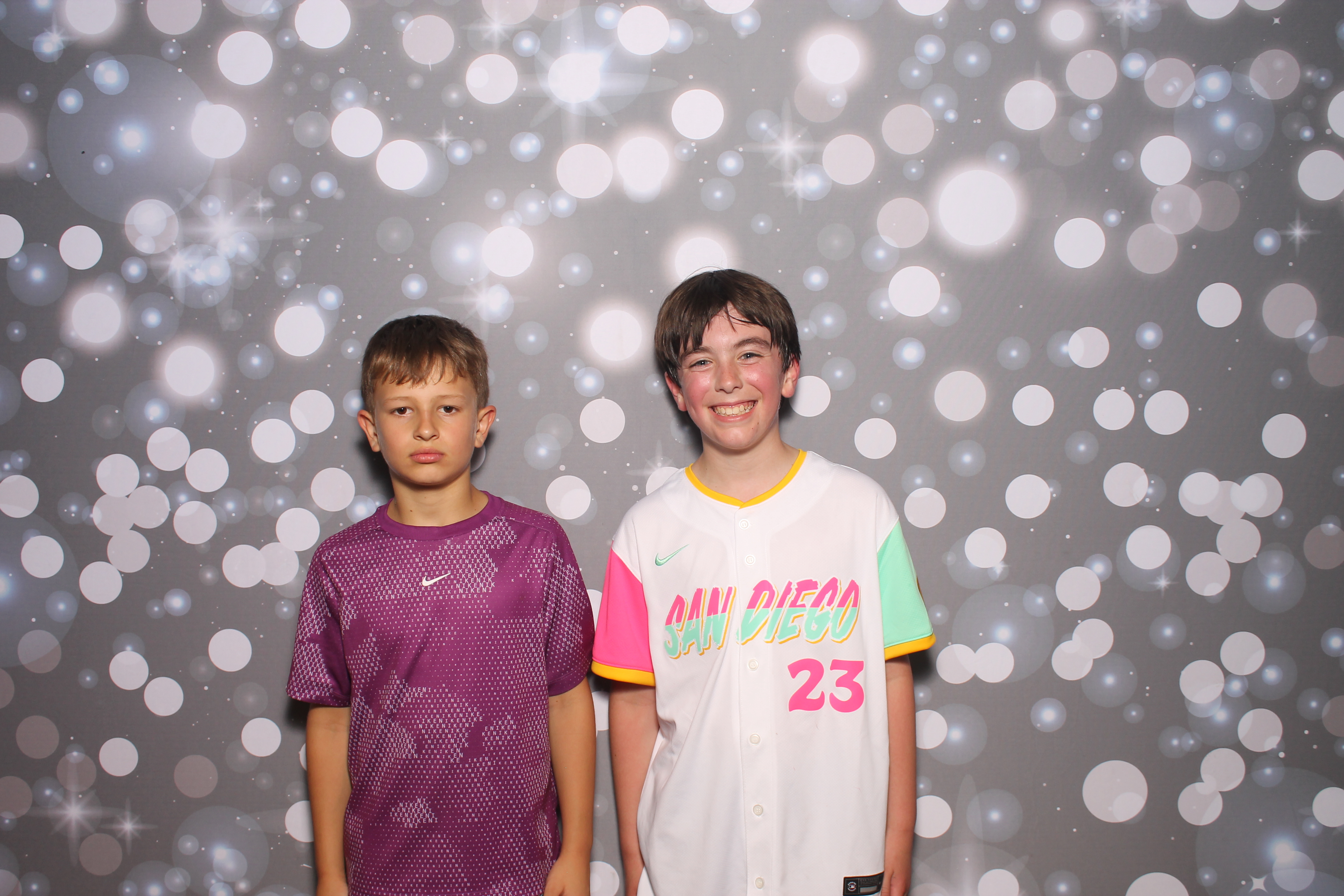 4th Grade Celebration | View more photos from the event at gallery.photoboothcincy.com/u/PhotoBoothCincy/4th-Grade-Celebration