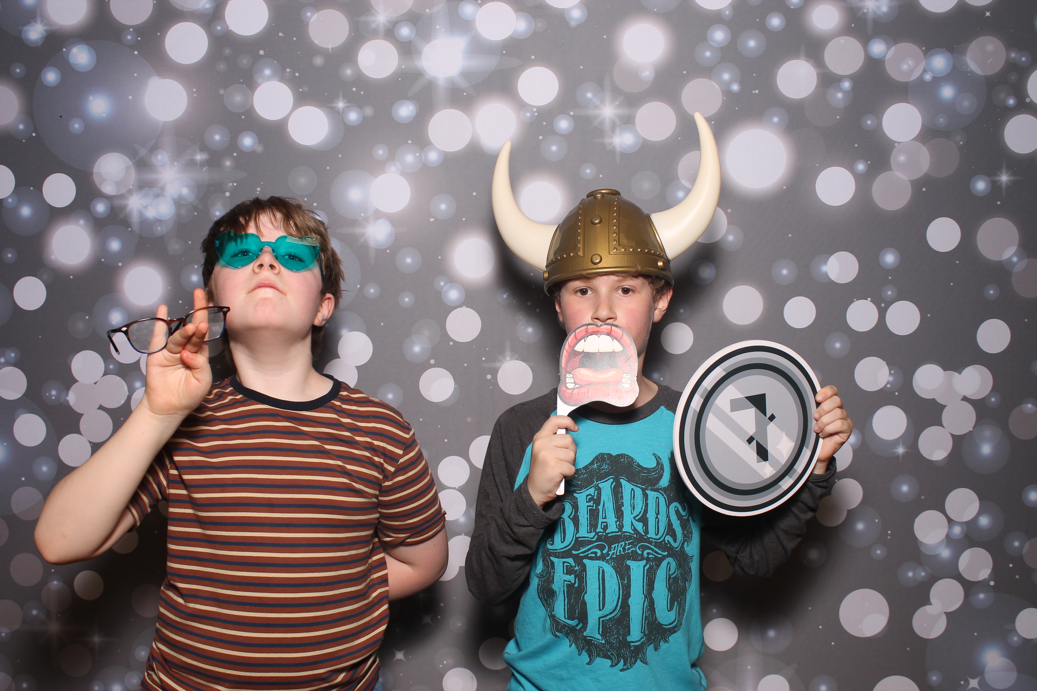 4th Grade Celebration | View more photos from the event at gallery.photoboothcincy.com/u/PhotoBoothCincy/4th-Grade-Celebration