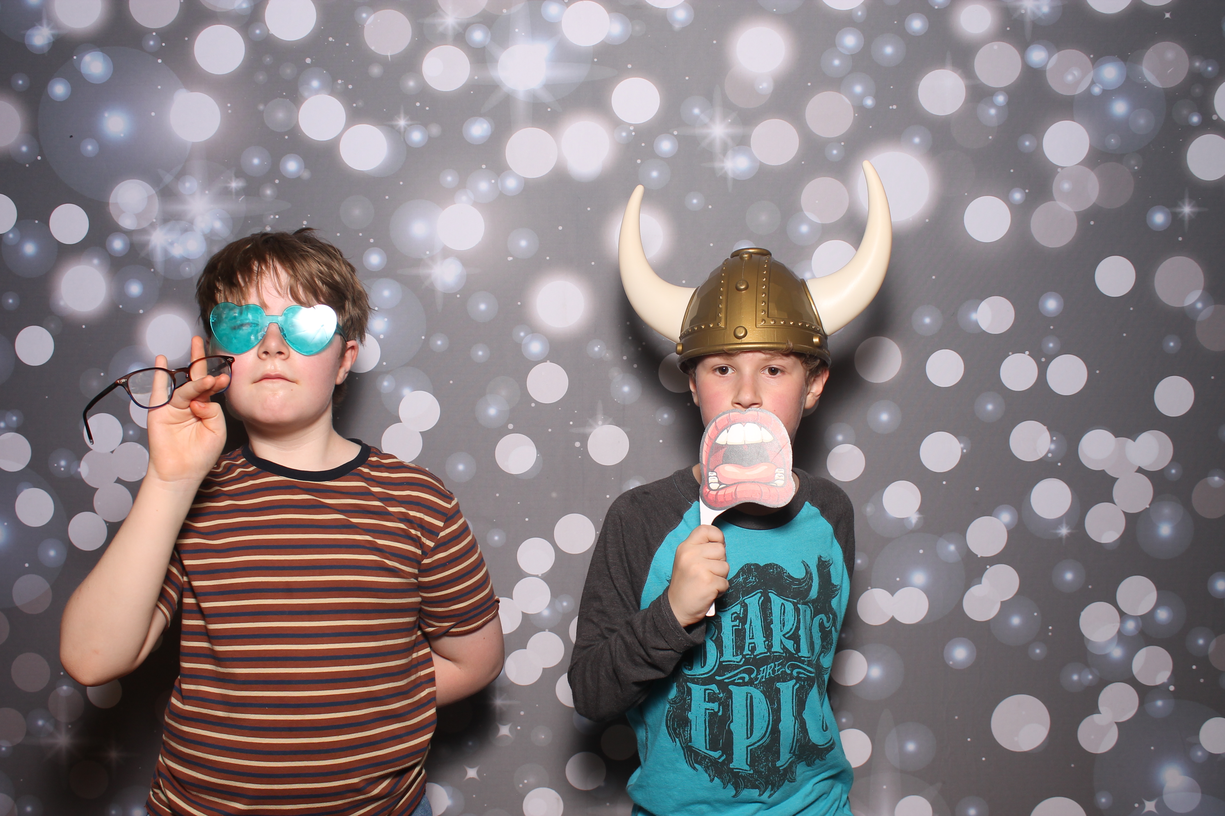 4th Grade Celebration | View more photos from the event at gallery.photoboothcincy.com/u/PhotoBoothCincy/4th-Grade-Celebration
