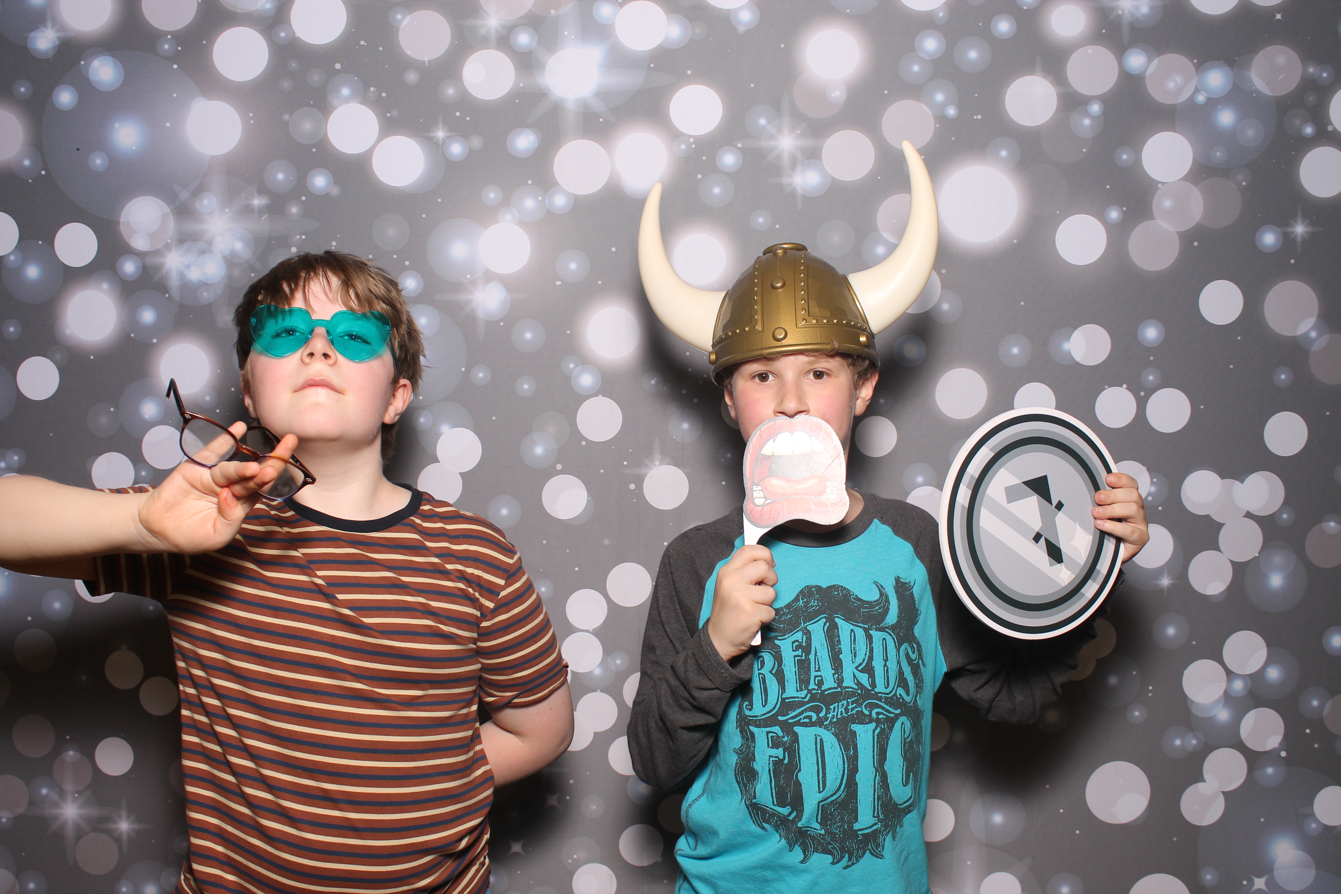 4th Grade Celebration | View more photos from the event at gallery.photoboothcincy.com/u/PhotoBoothCincy/4th-Grade-Celebration