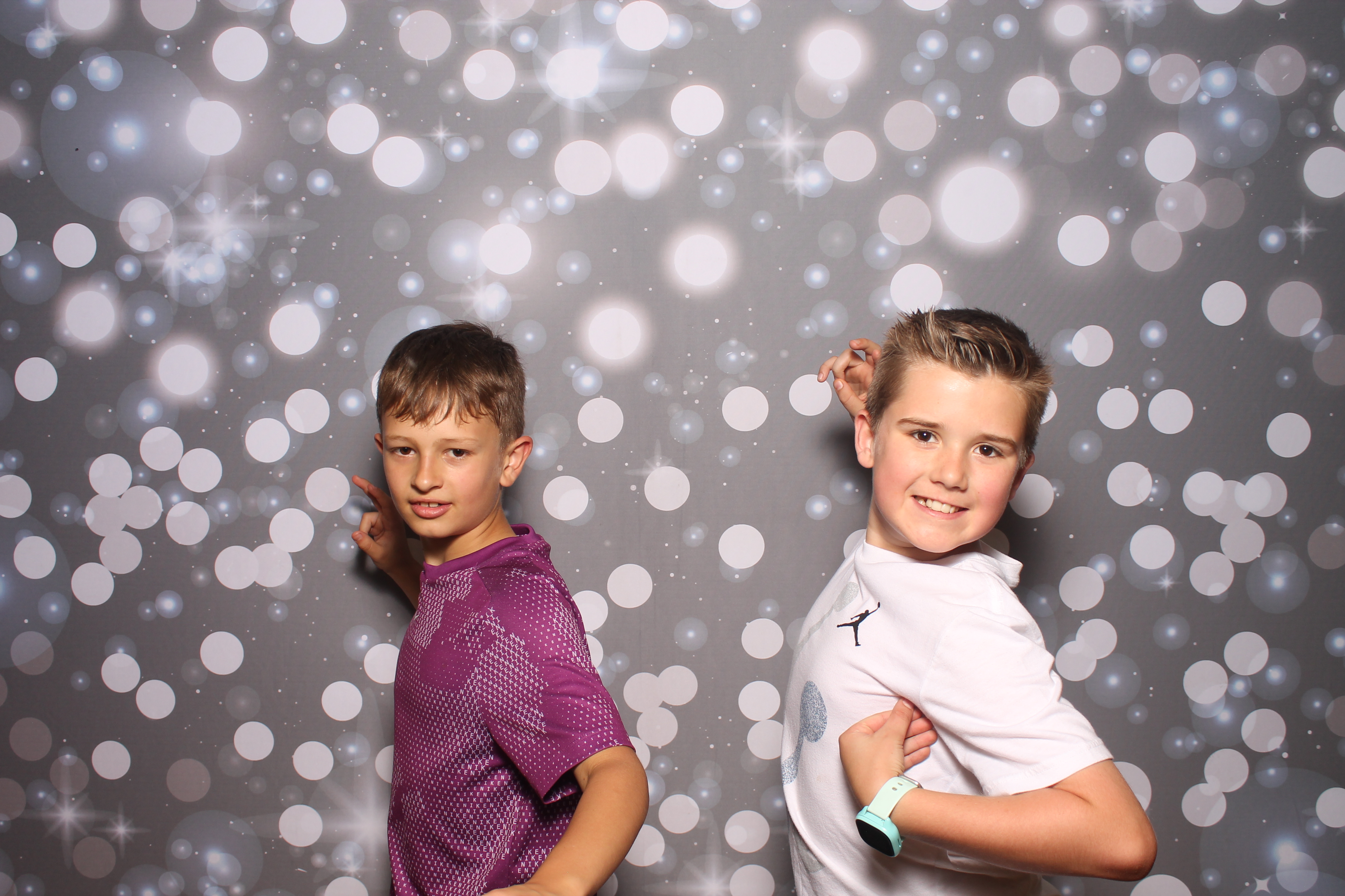 4th Grade Celebration | View more photos from the event at gallery.photoboothcincy.com/u/PhotoBoothCincy/4th-Grade-Celebration