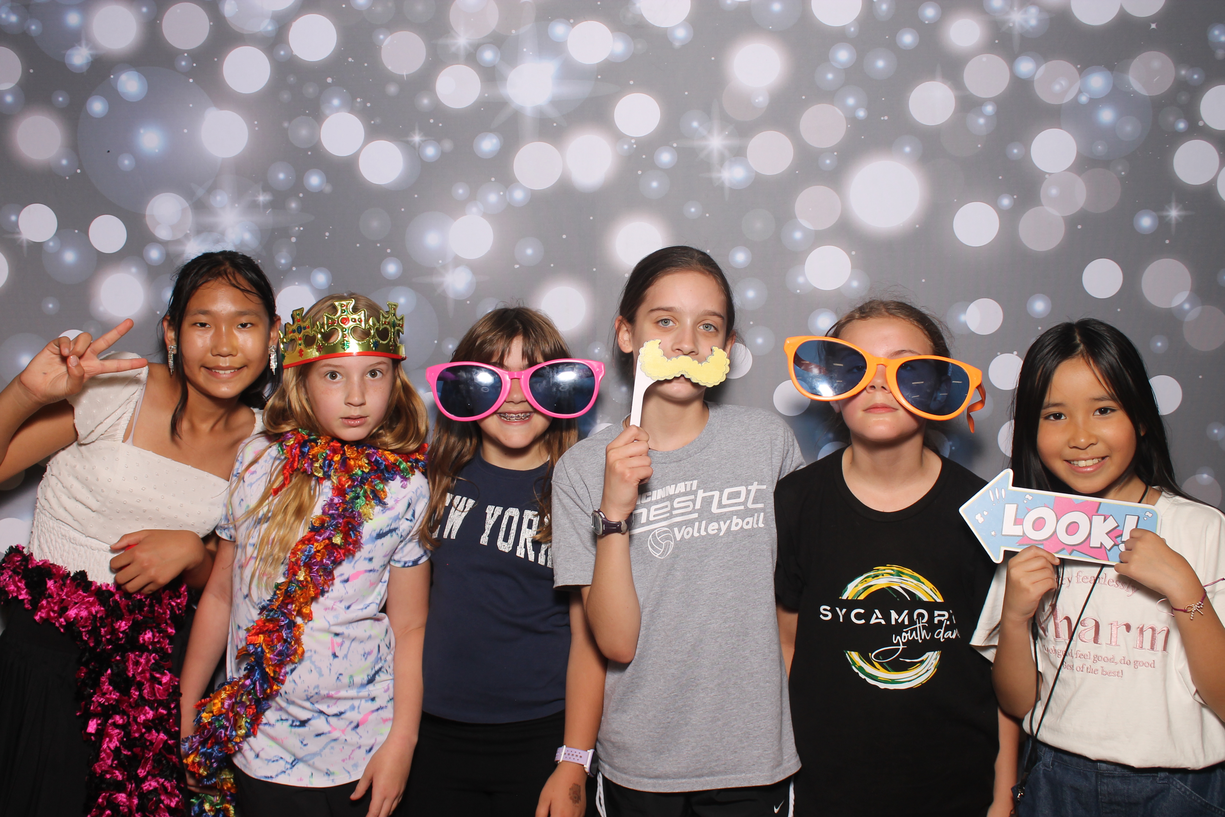 4th Grade Celebration | View more photos from the event at gallery.photoboothcincy.com/u/PhotoBoothCincy/4th-Grade-Celebration