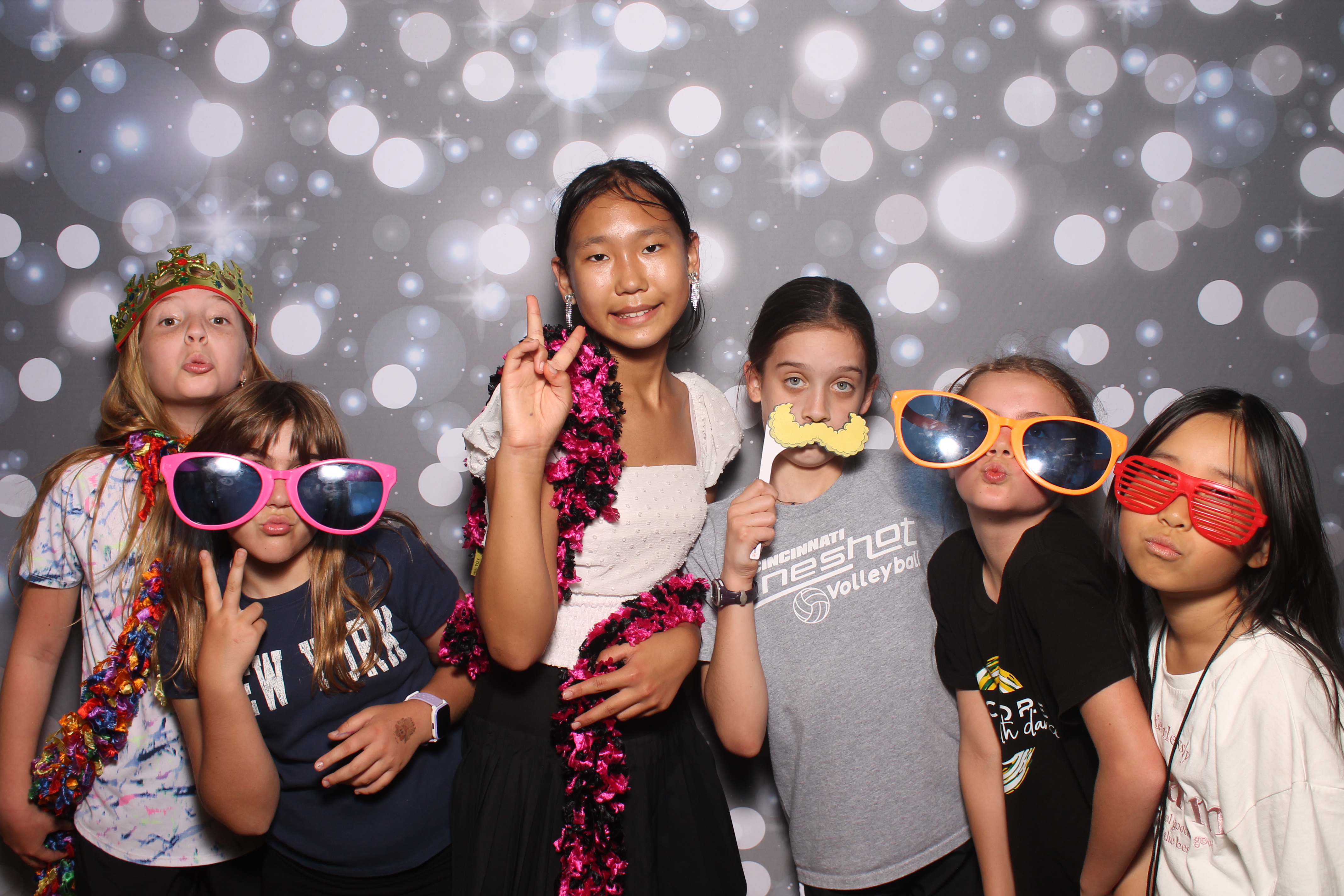 4th Grade Celebration | View more photos from the event at gallery.photoboothcincy.com/u/PhotoBoothCincy/4th-Grade-Celebration