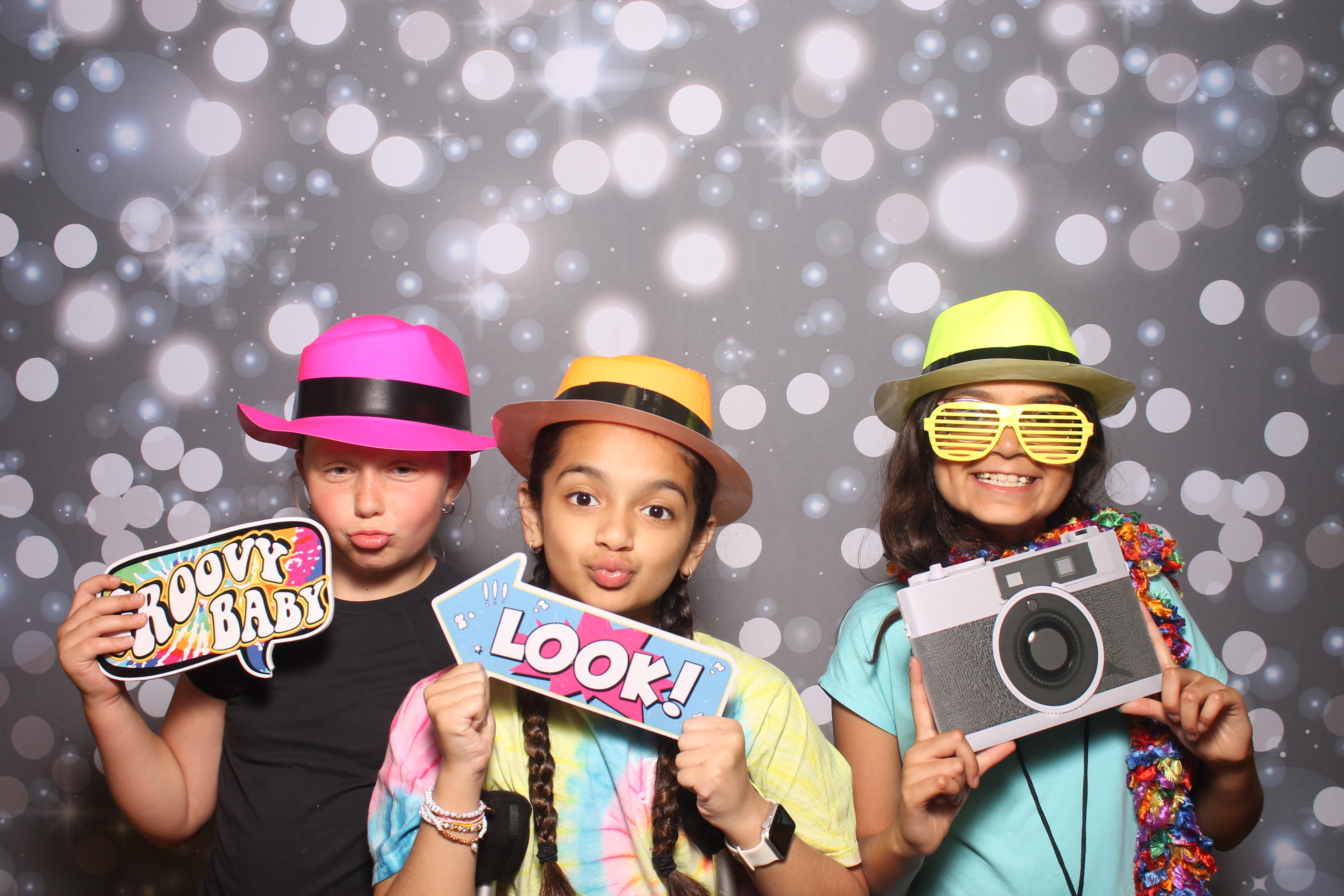 4th Grade Celebration | View more photos from the event at gallery.photoboothcincy.com/u/PhotoBoothCincy/4th-Grade-Celebration