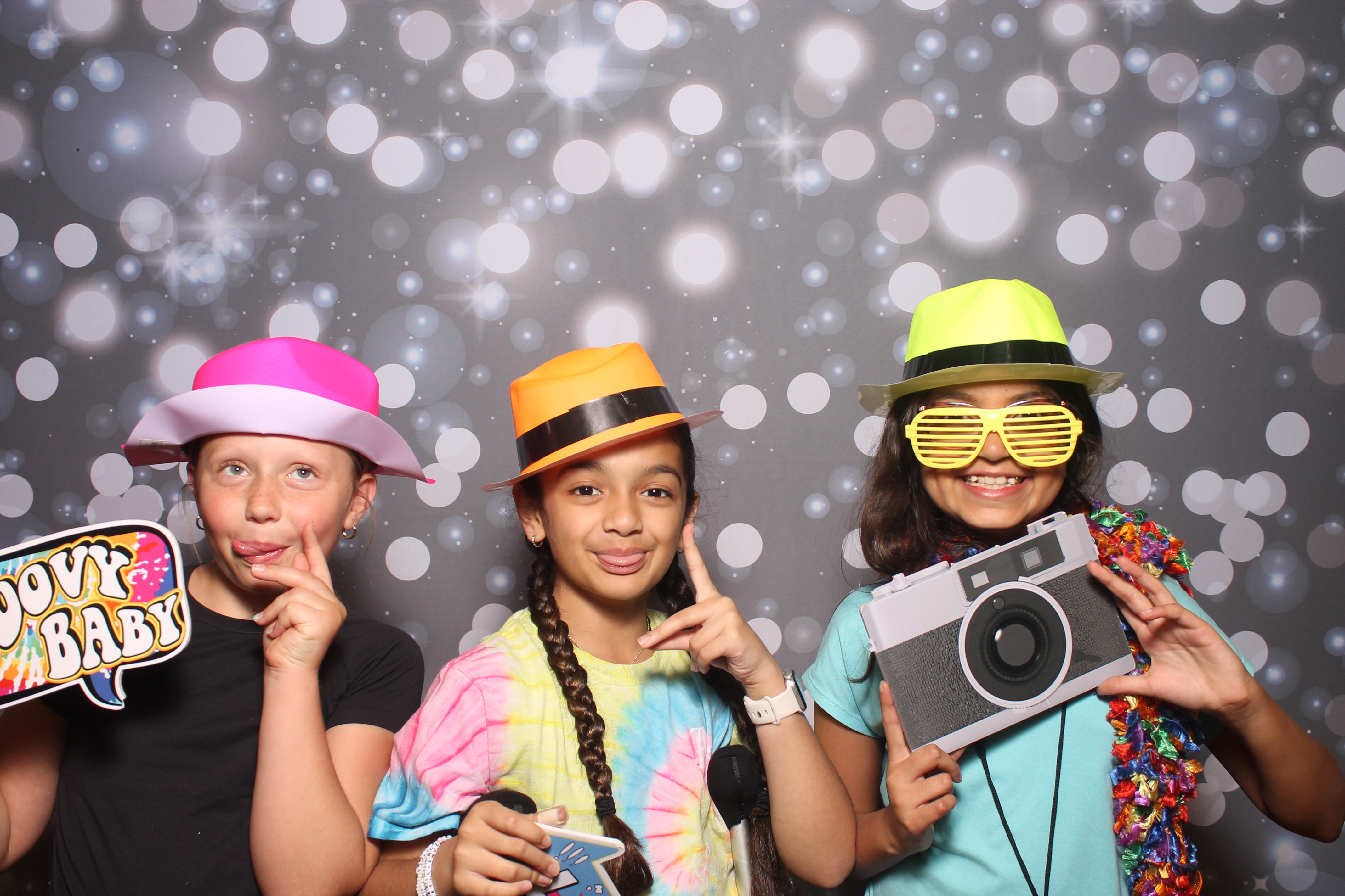 4th Grade Celebration | View more photos from the event at gallery.photoboothcincy.com/u/PhotoBoothCincy/4th-Grade-Celebration