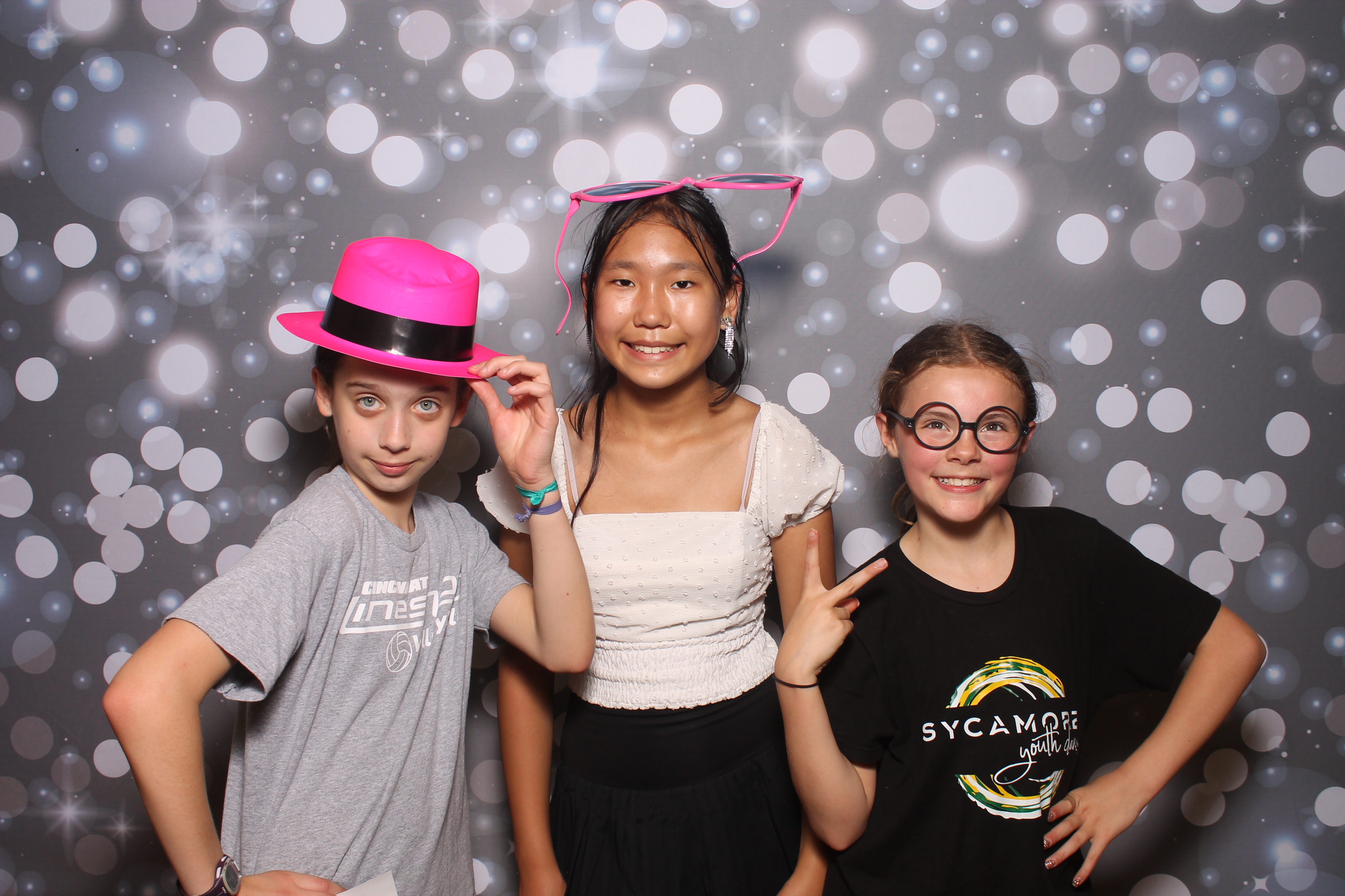4th Grade Celebration | View more photos from the event at gallery.photoboothcincy.com/u/PhotoBoothCincy/4th-Grade-Celebration
