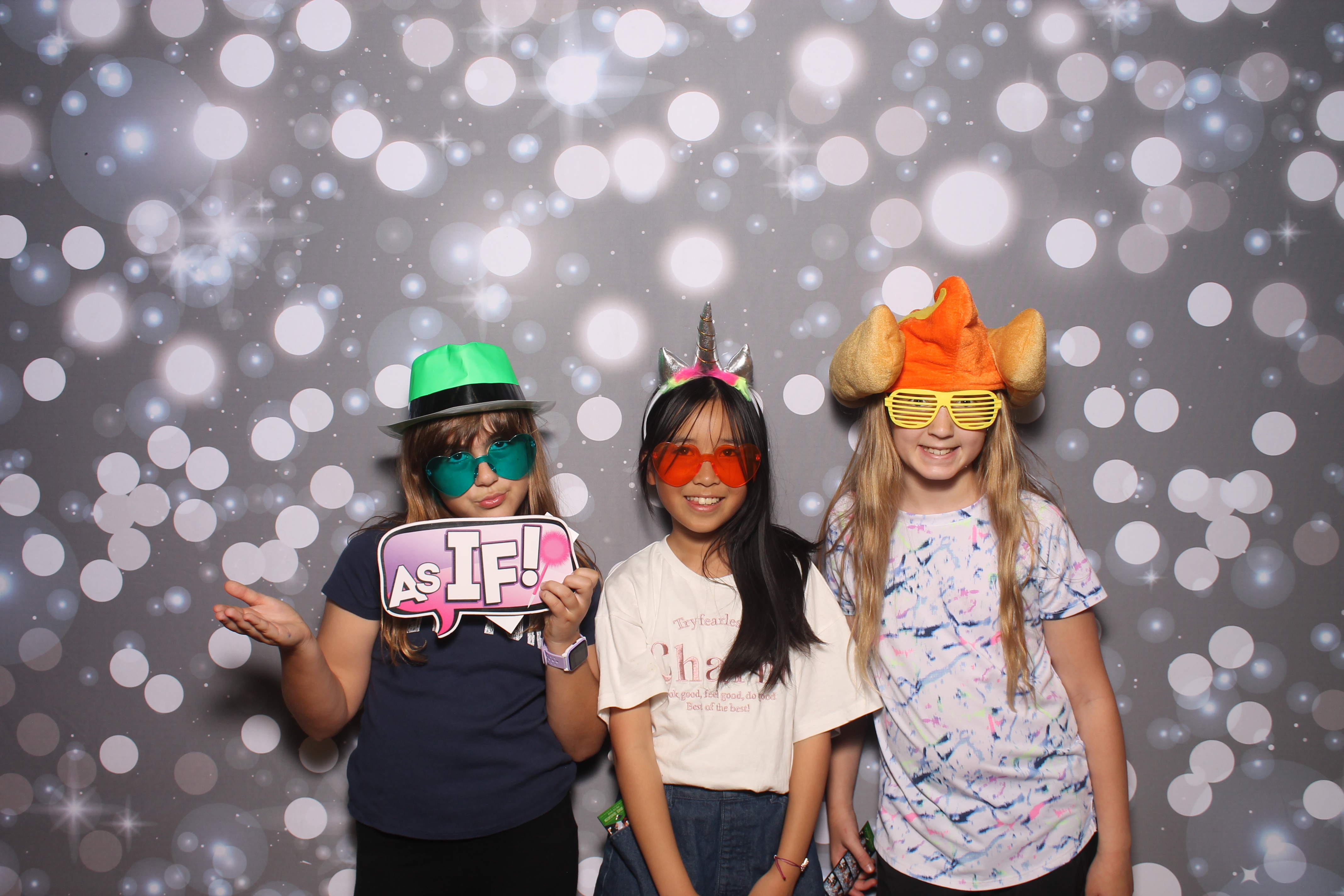 4th Grade Celebration | View more photos from the event at gallery.photoboothcincy.com/u/PhotoBoothCincy/4th-Grade-Celebration