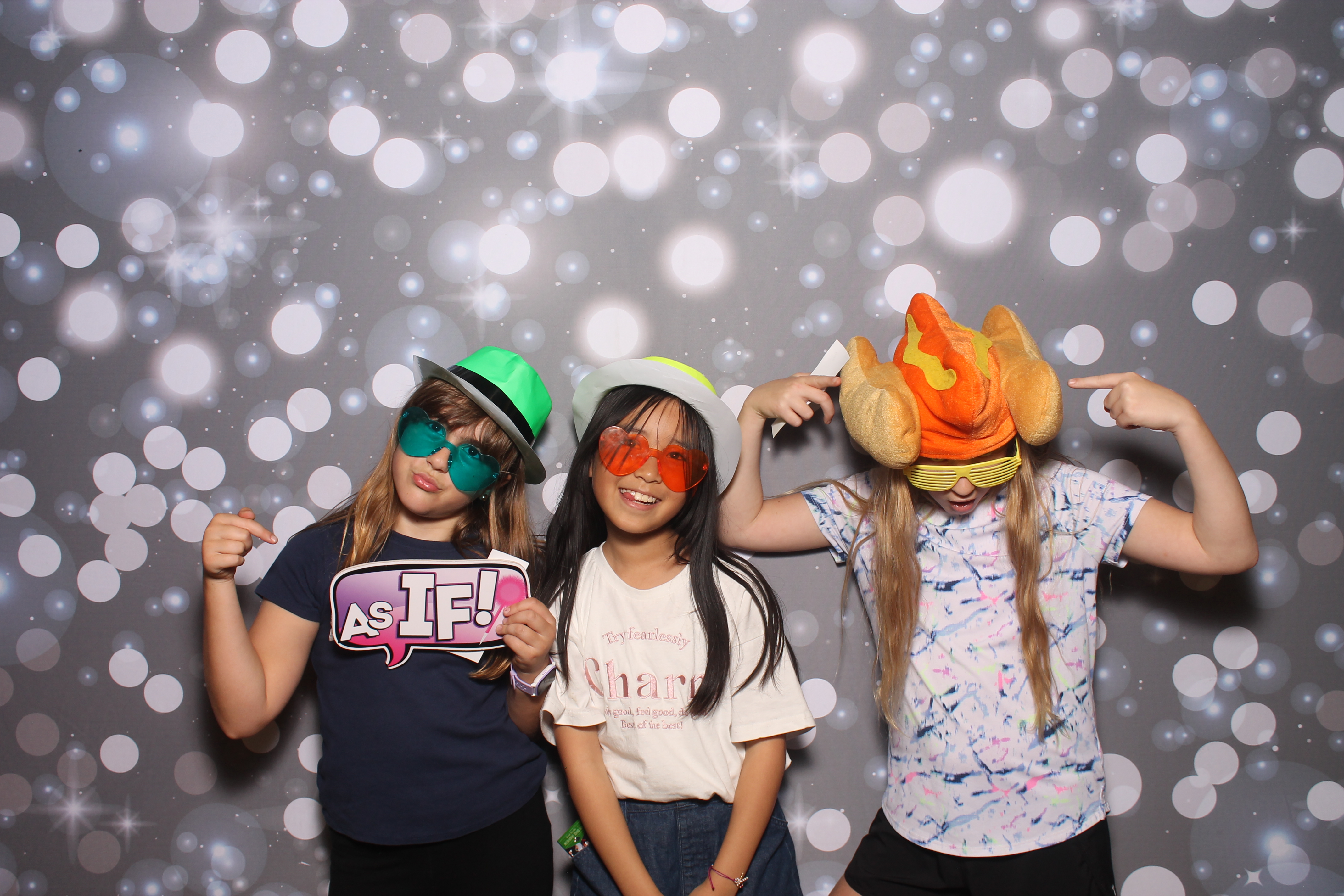 4th Grade Celebration | View more photos from the event at gallery.photoboothcincy.com/u/PhotoBoothCincy/4th-Grade-Celebration