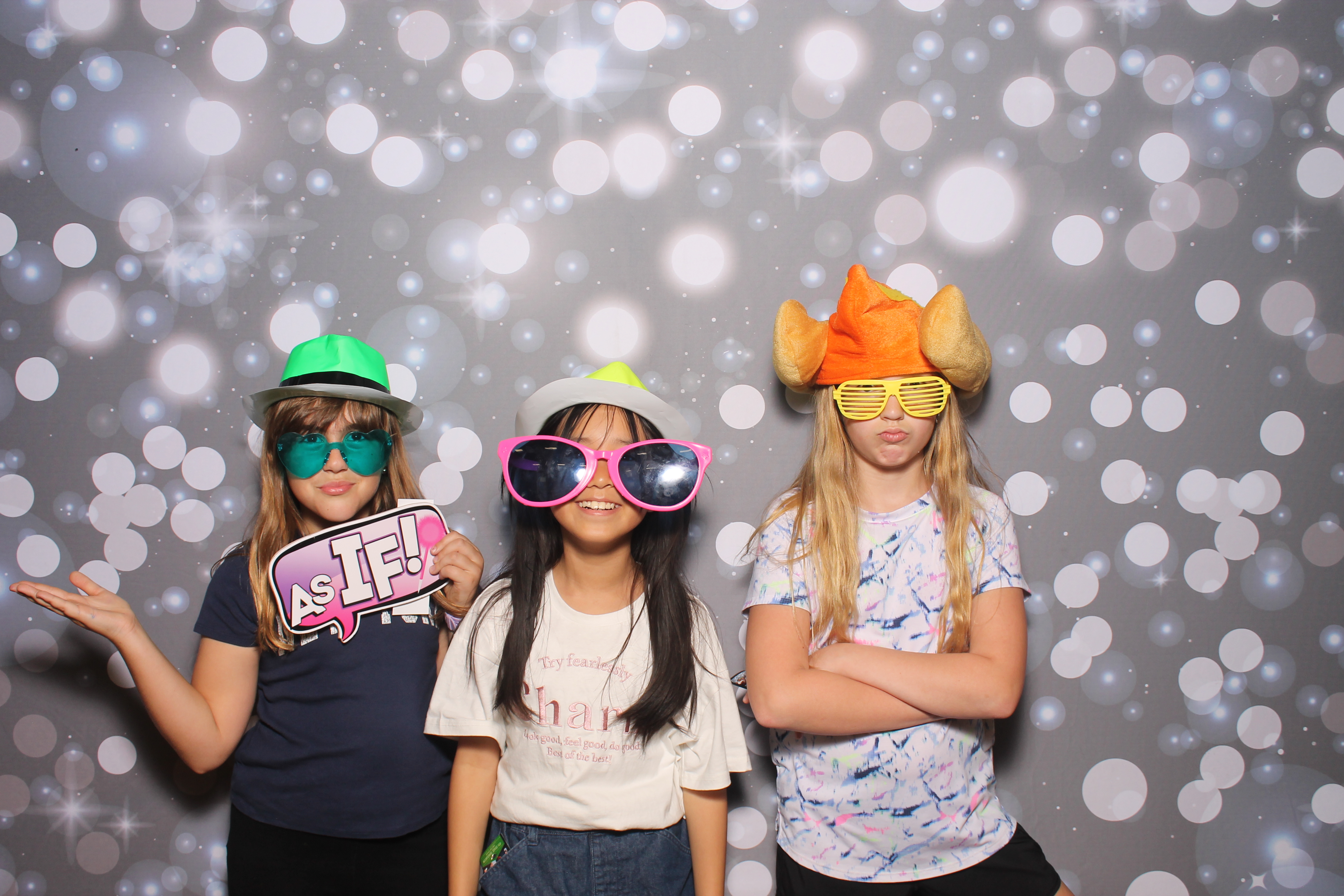 4th Grade Celebration | View more photos from the event at gallery.photoboothcincy.com/u/PhotoBoothCincy/4th-Grade-Celebration