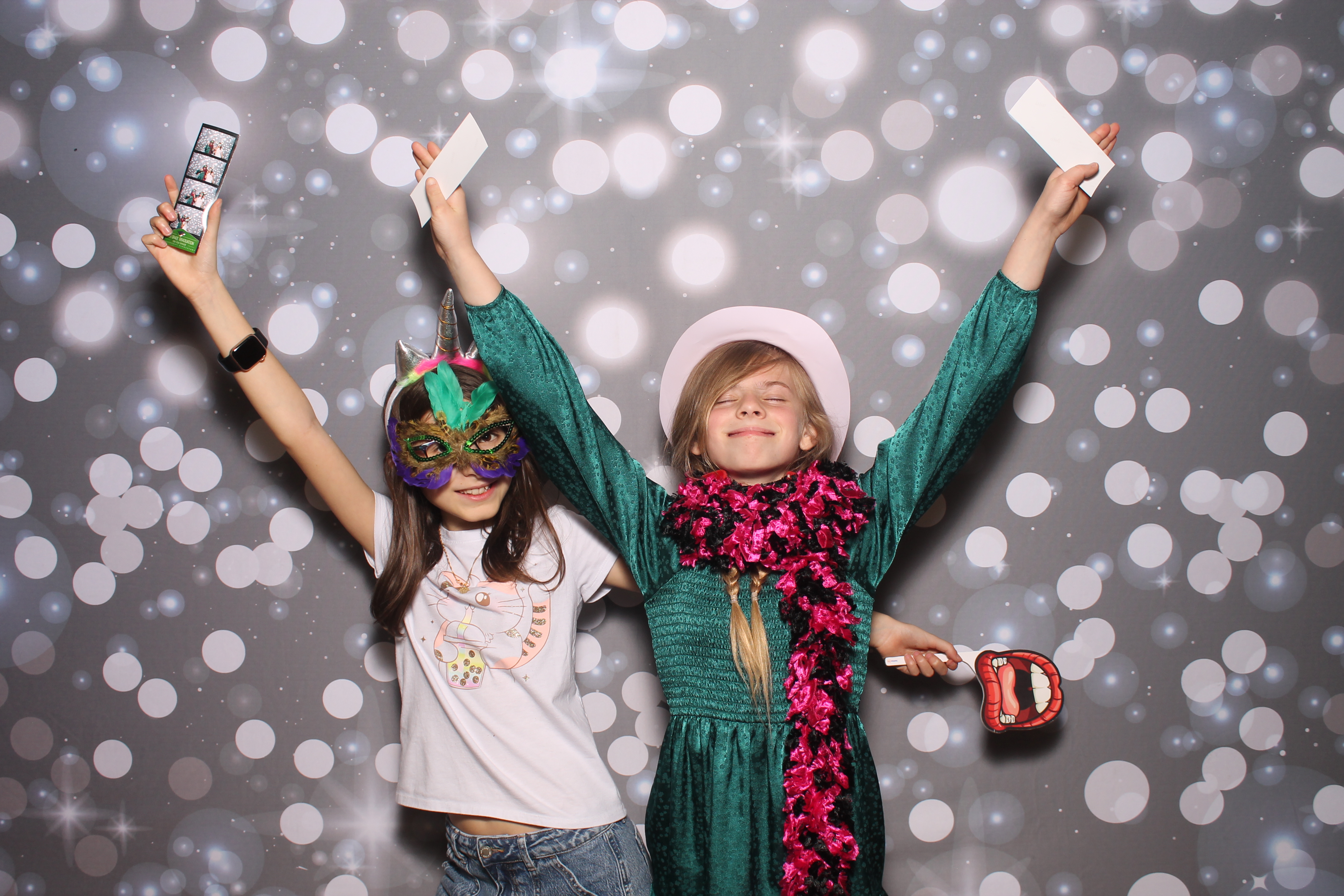 4th Grade Celebration | View more photos from the event at gallery.photoboothcincy.com/u/PhotoBoothCincy/4th-Grade-Celebration