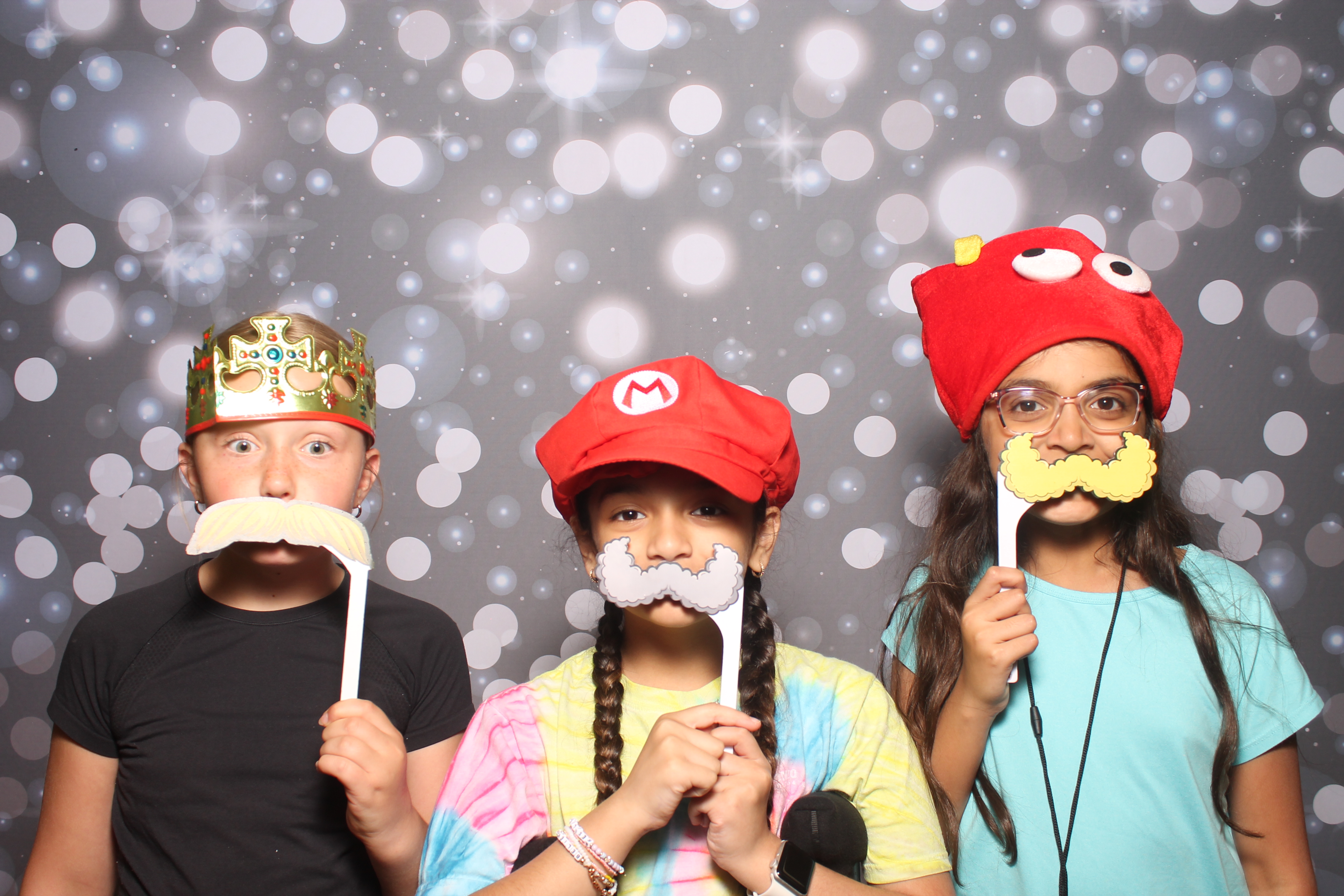 4th Grade Celebration | View more photos from the event at gallery.photoboothcincy.com/u/PhotoBoothCincy/4th-Grade-Celebration