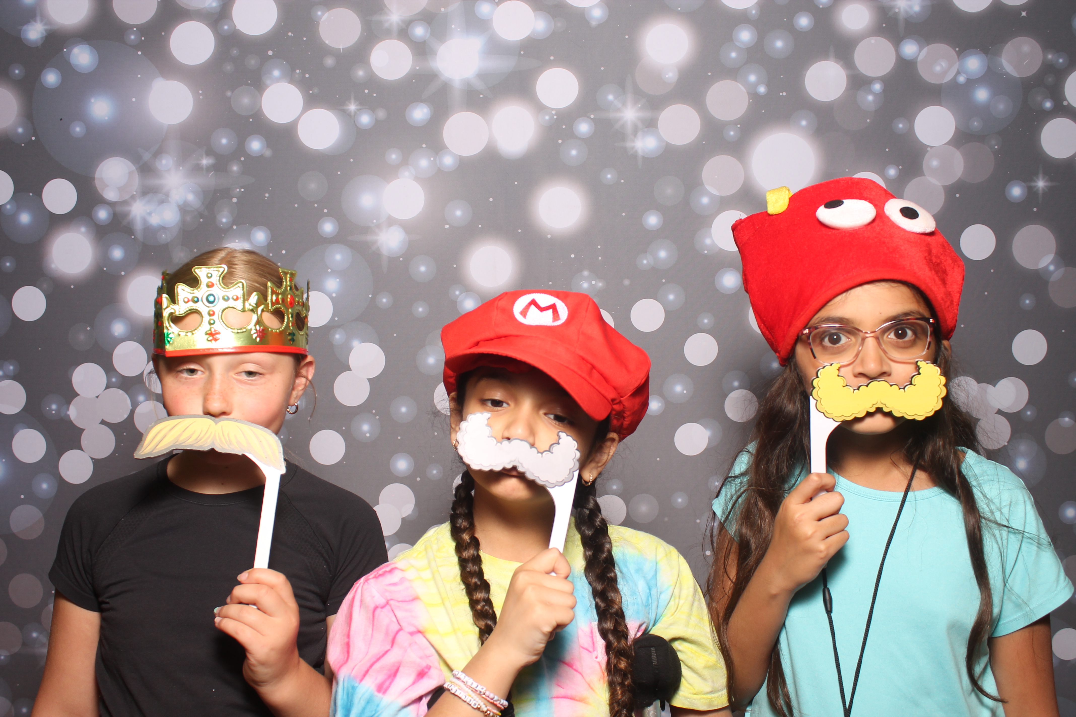 4th Grade Celebration | View more photos from the event at gallery.photoboothcincy.com/u/PhotoBoothCincy/4th-Grade-Celebration