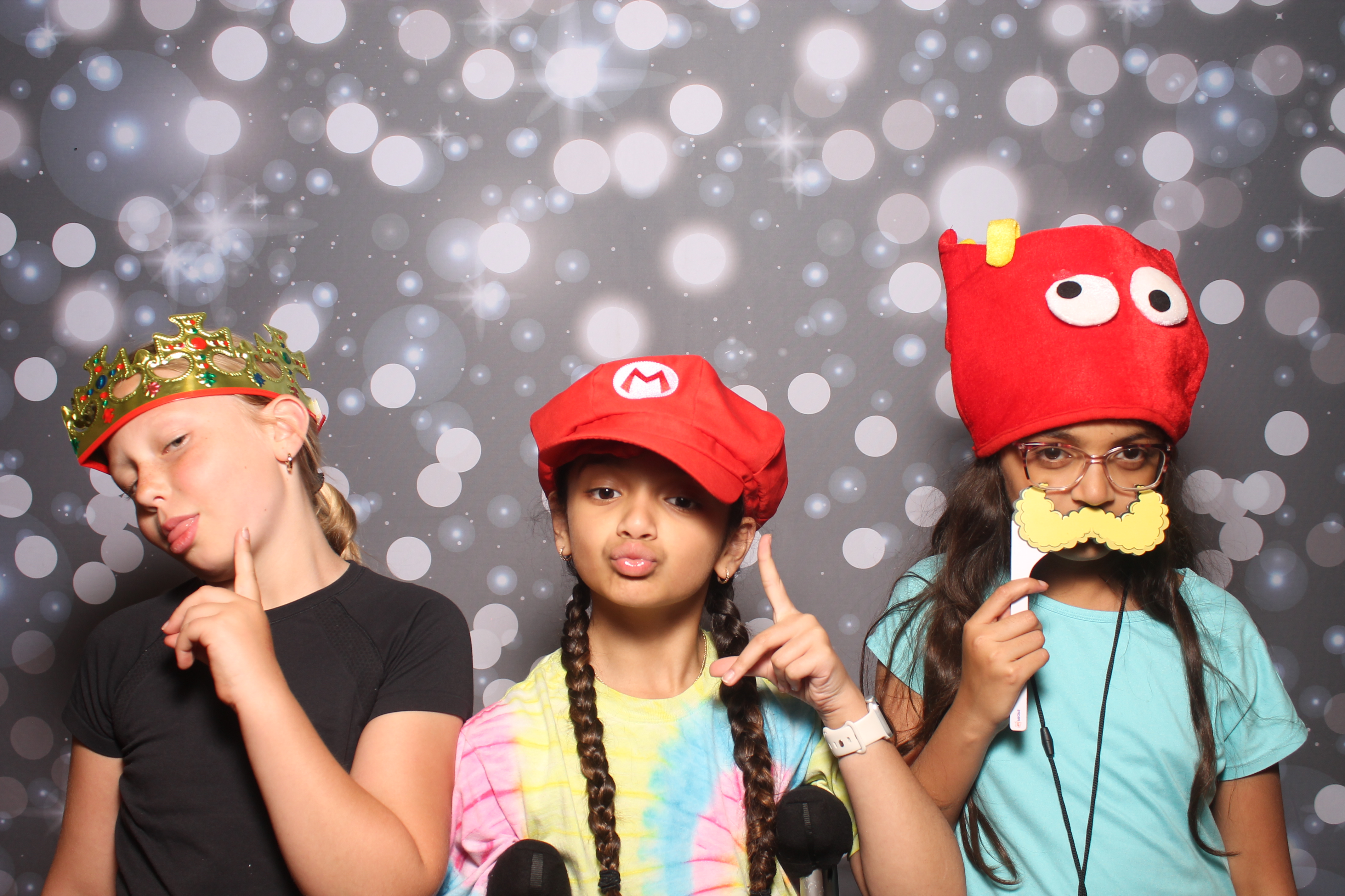 4th Grade Celebration | View more photos from the event at gallery.photoboothcincy.com/u/PhotoBoothCincy/4th-Grade-Celebration