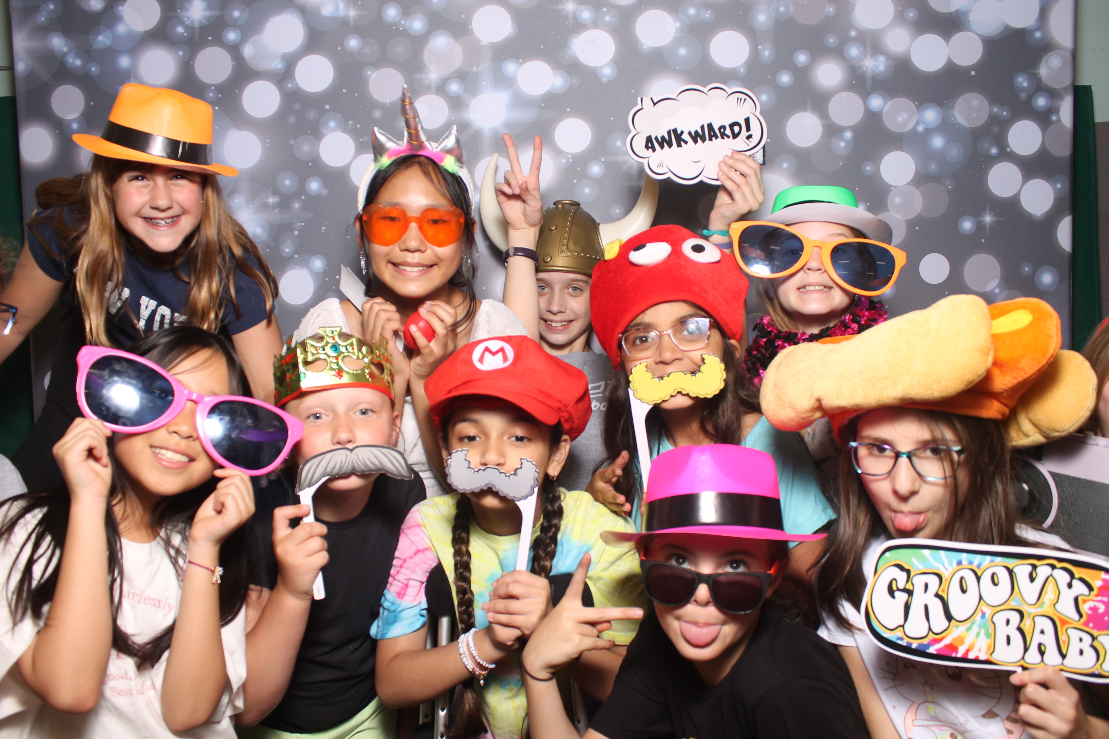 4th Grade Celebration | View more photos from the event at gallery.photoboothcincy.com/u/PhotoBoothCincy/4th-Grade-Celebration