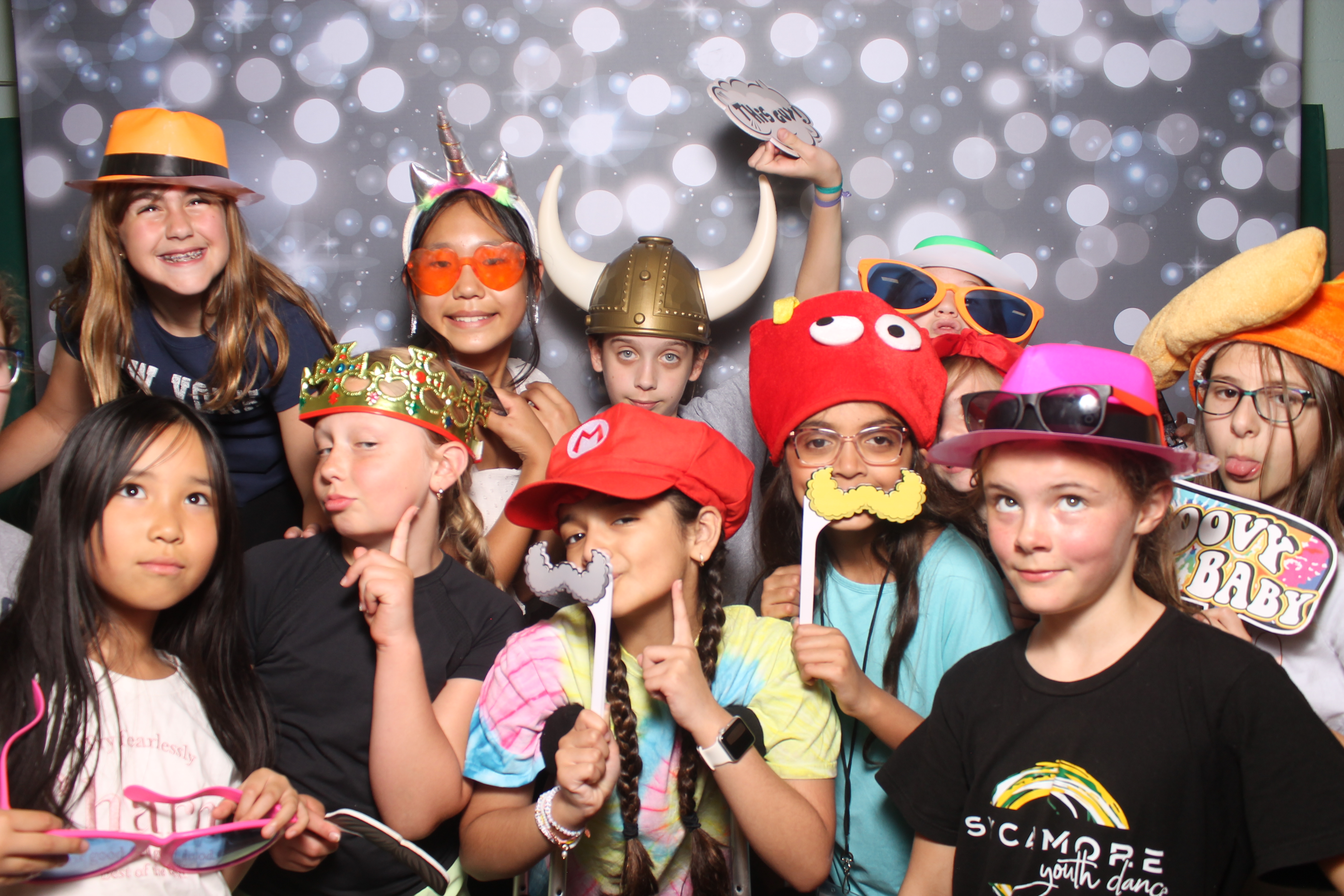 4th Grade Celebration | View more photos from the event at gallery.photoboothcincy.com/u/PhotoBoothCincy/4th-Grade-Celebration
